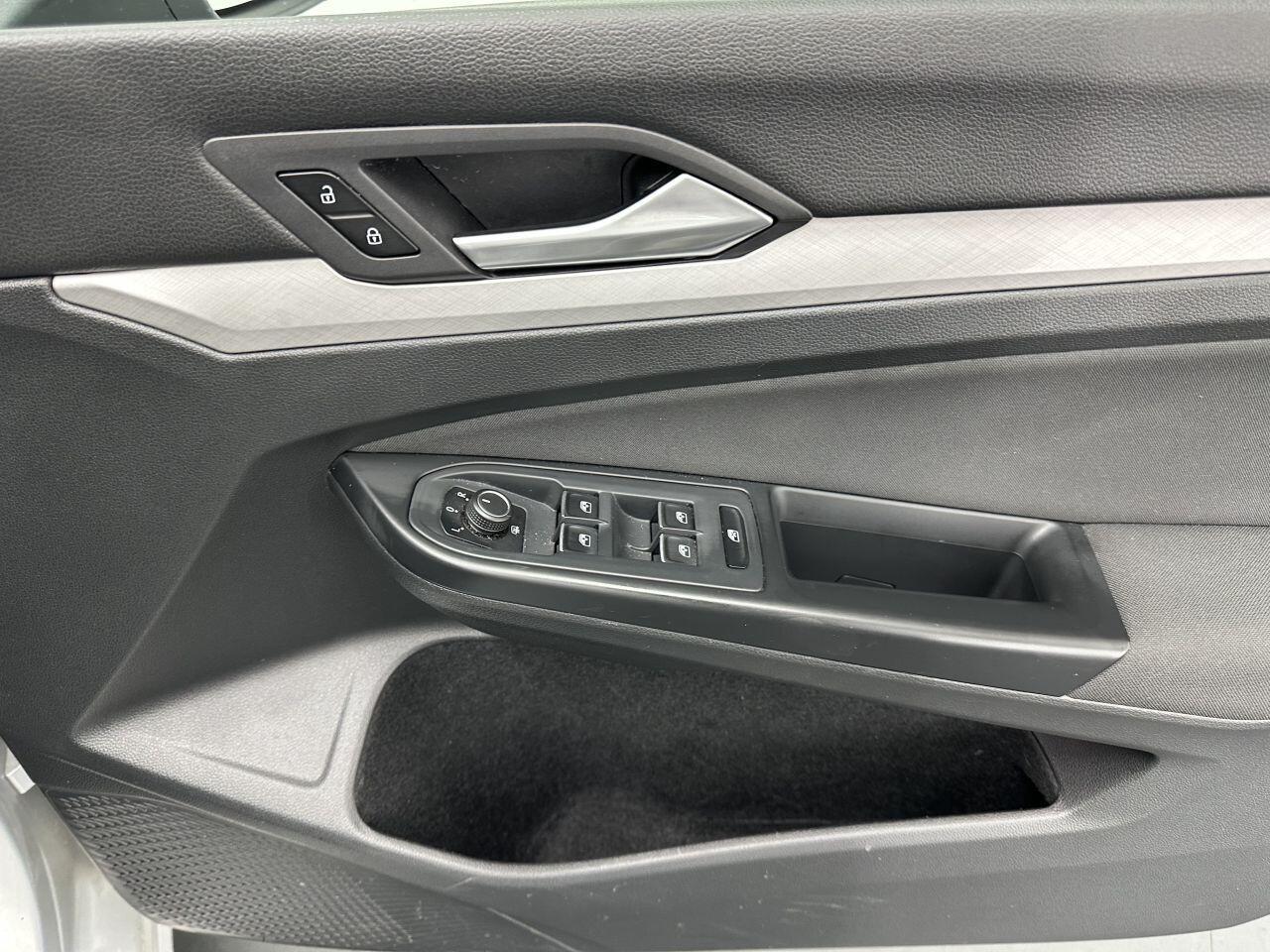Volkswagen Golf - Image 16