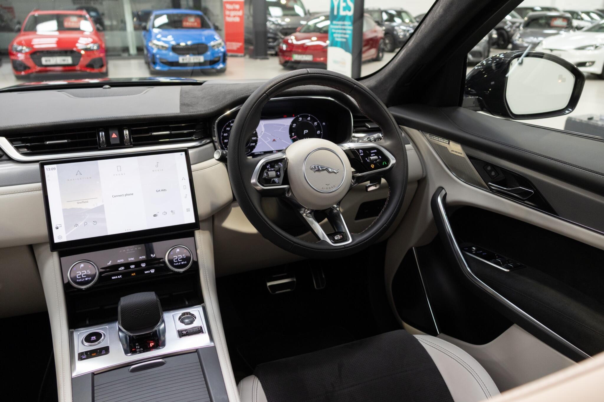 Jaguar F-Pace - Image 20