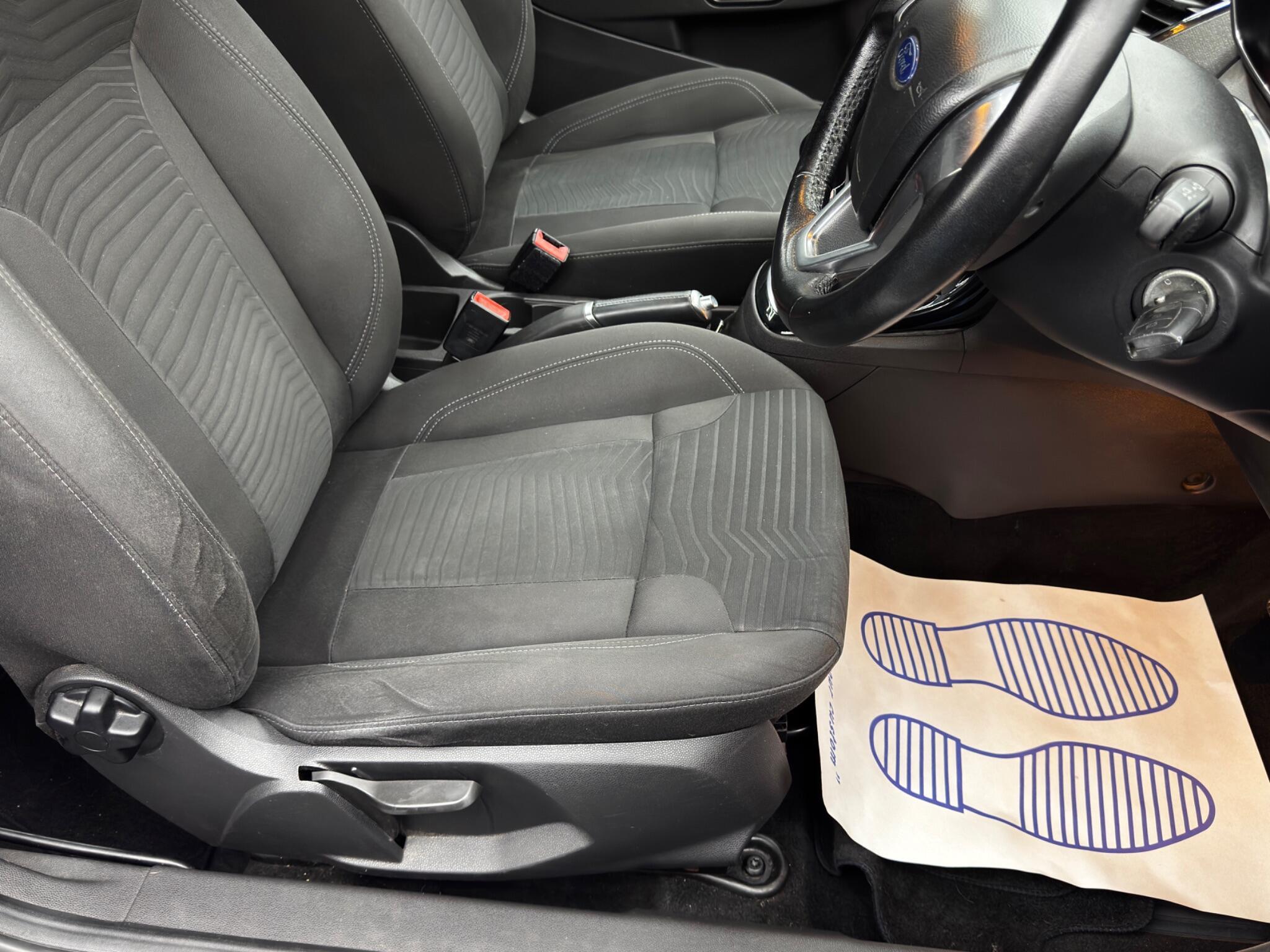 Ford Fiesta - Image 13