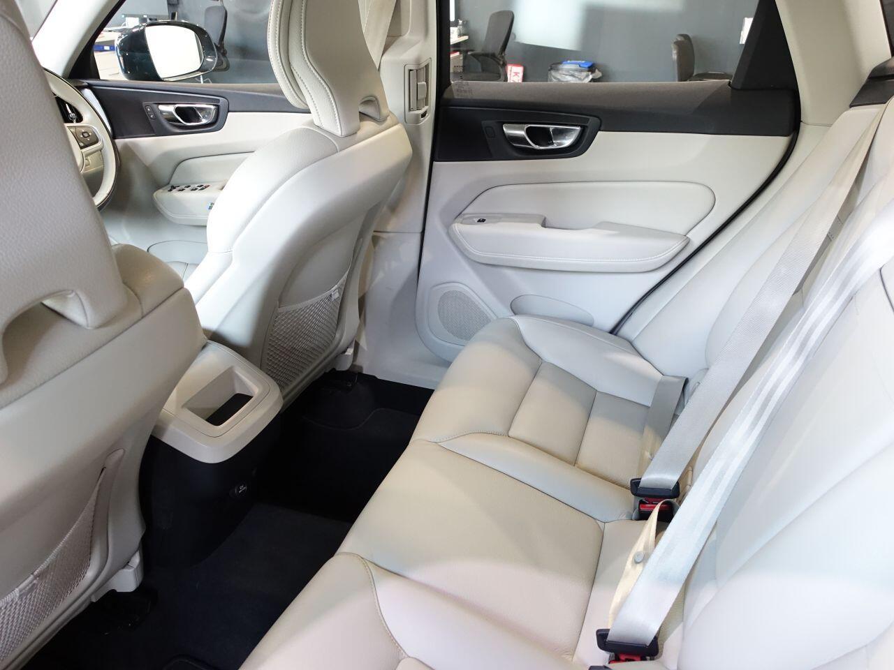 Volvo XC60 - Image 16