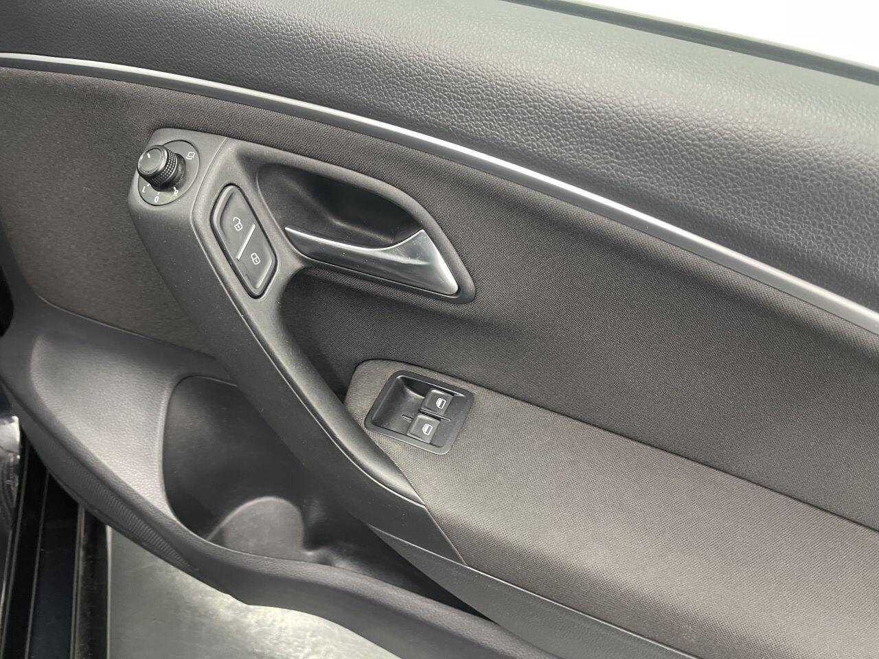 Volkswagen Polo - Image 31