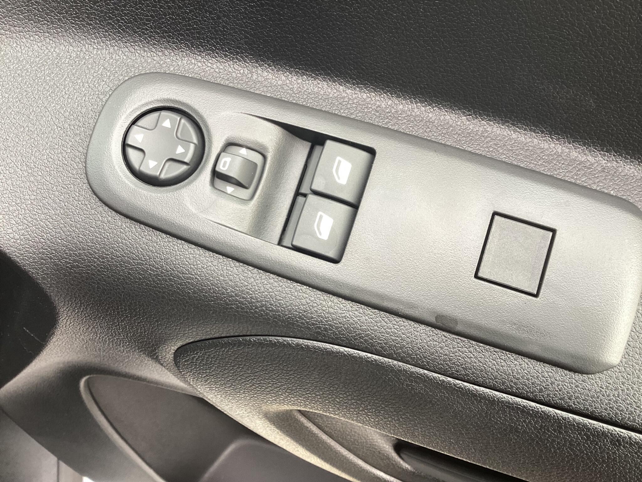 Peugeot e-Partner - Image 14