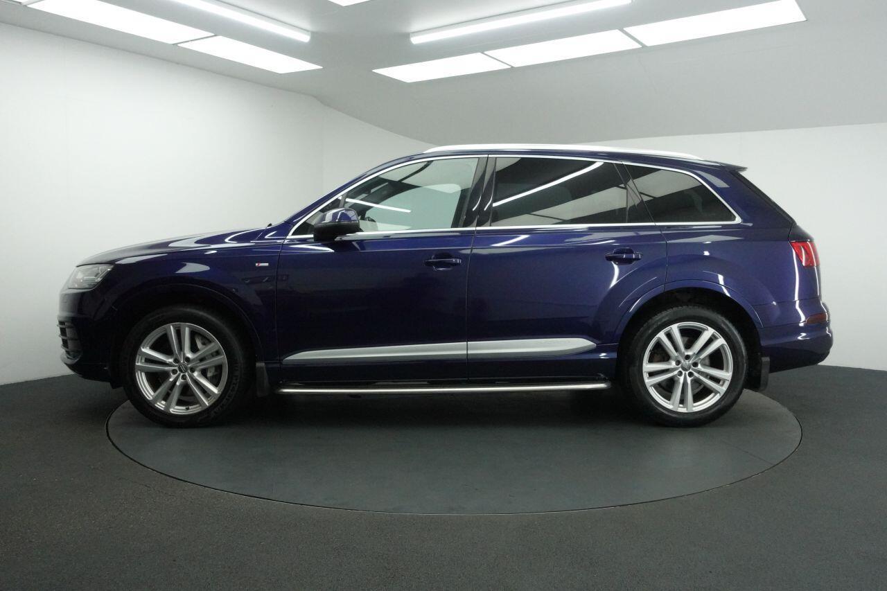 Audi Q7 - Image 9