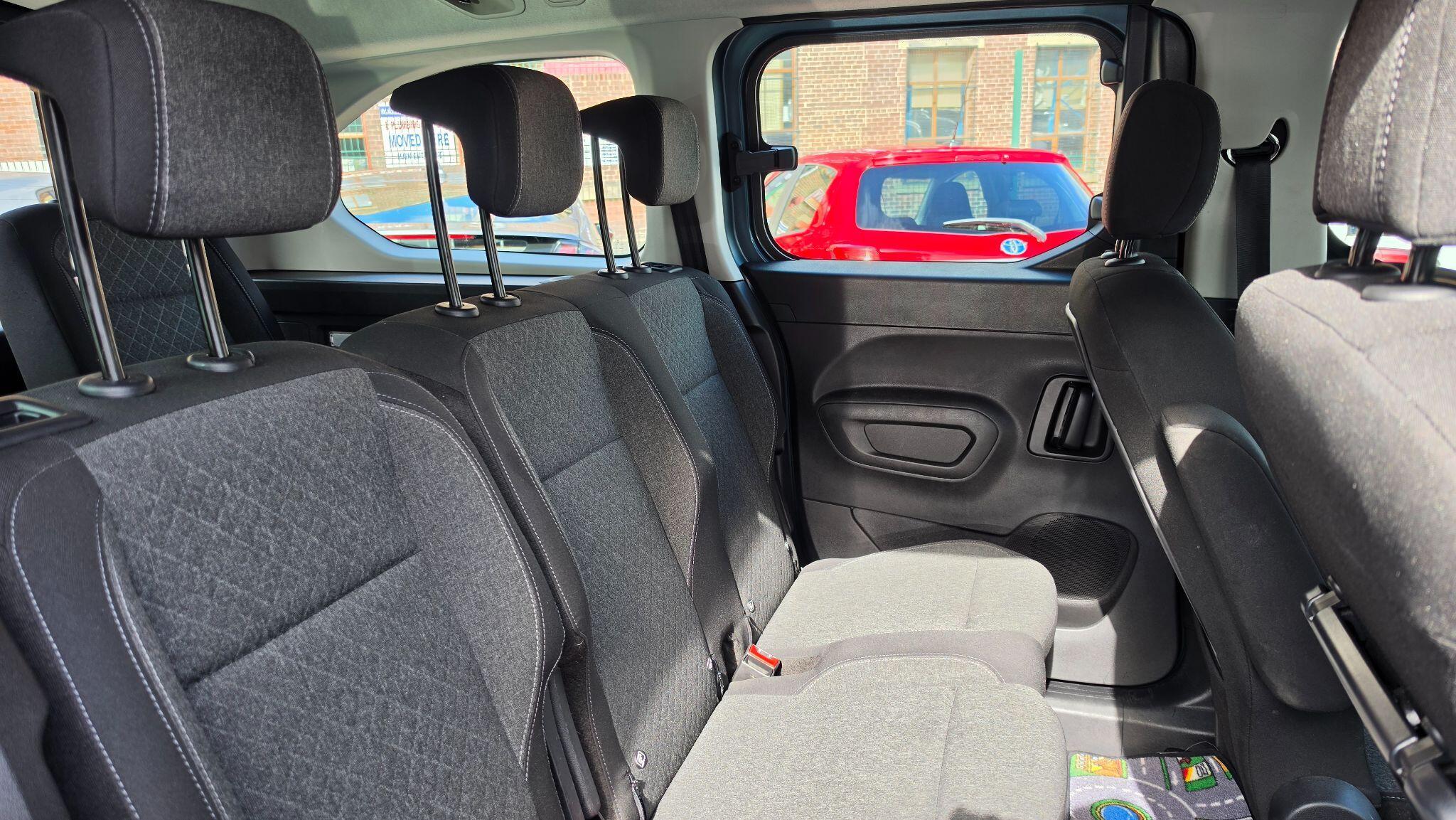 Vauxhall Combo Life Electric - Image 19