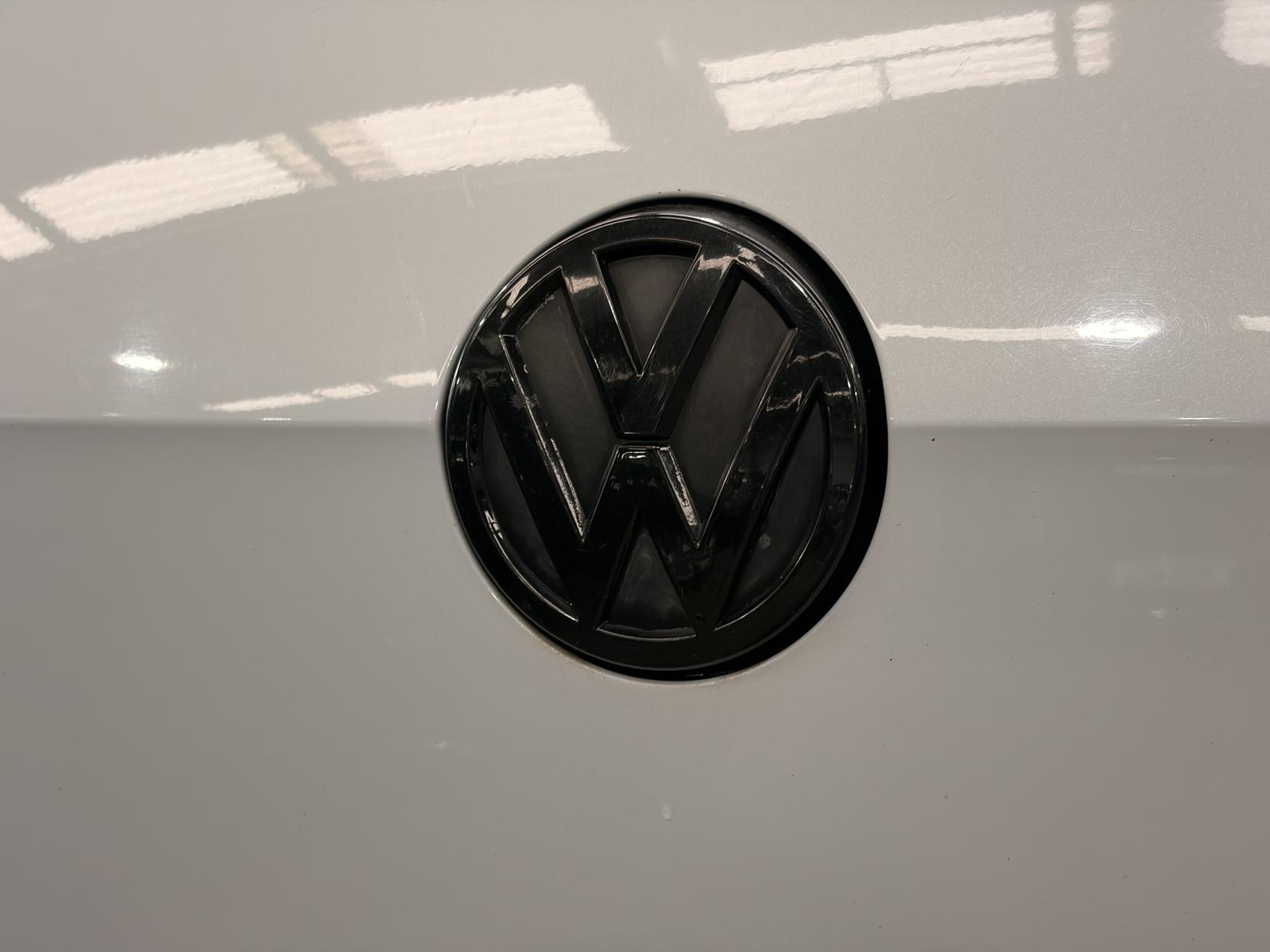 Volkswagen Golf - Image 14