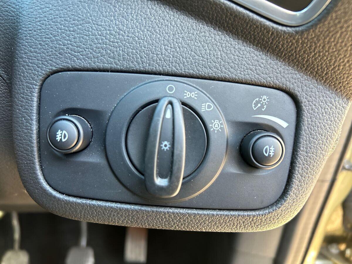 Ford Kuga - Image 32