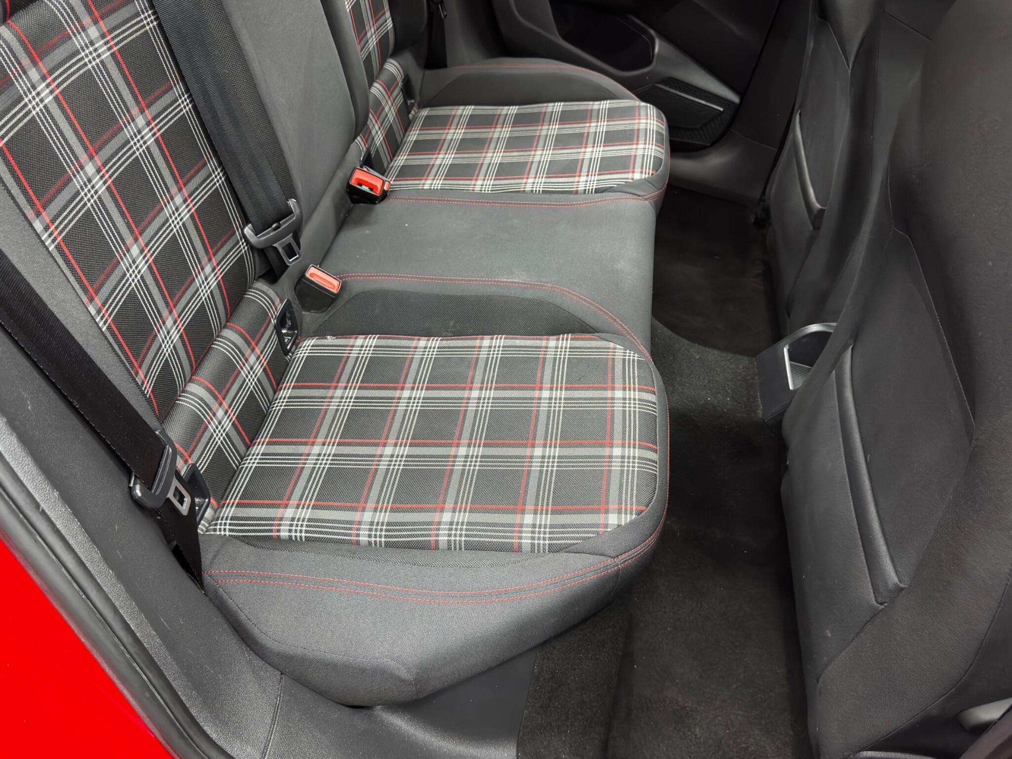 Volkswagen Polo - Image 15