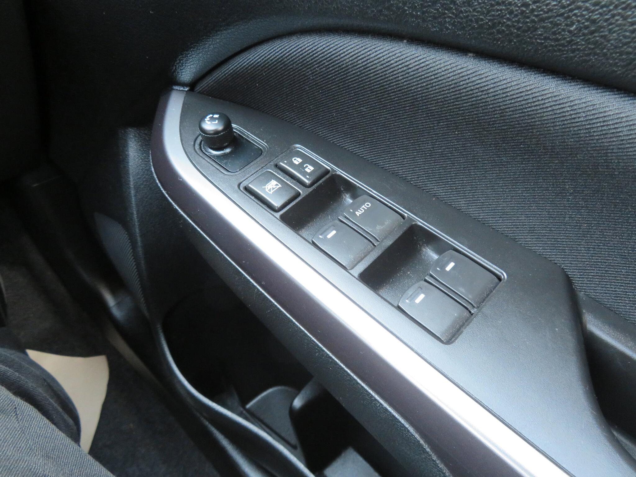 Suzuki Vitara - Image 20