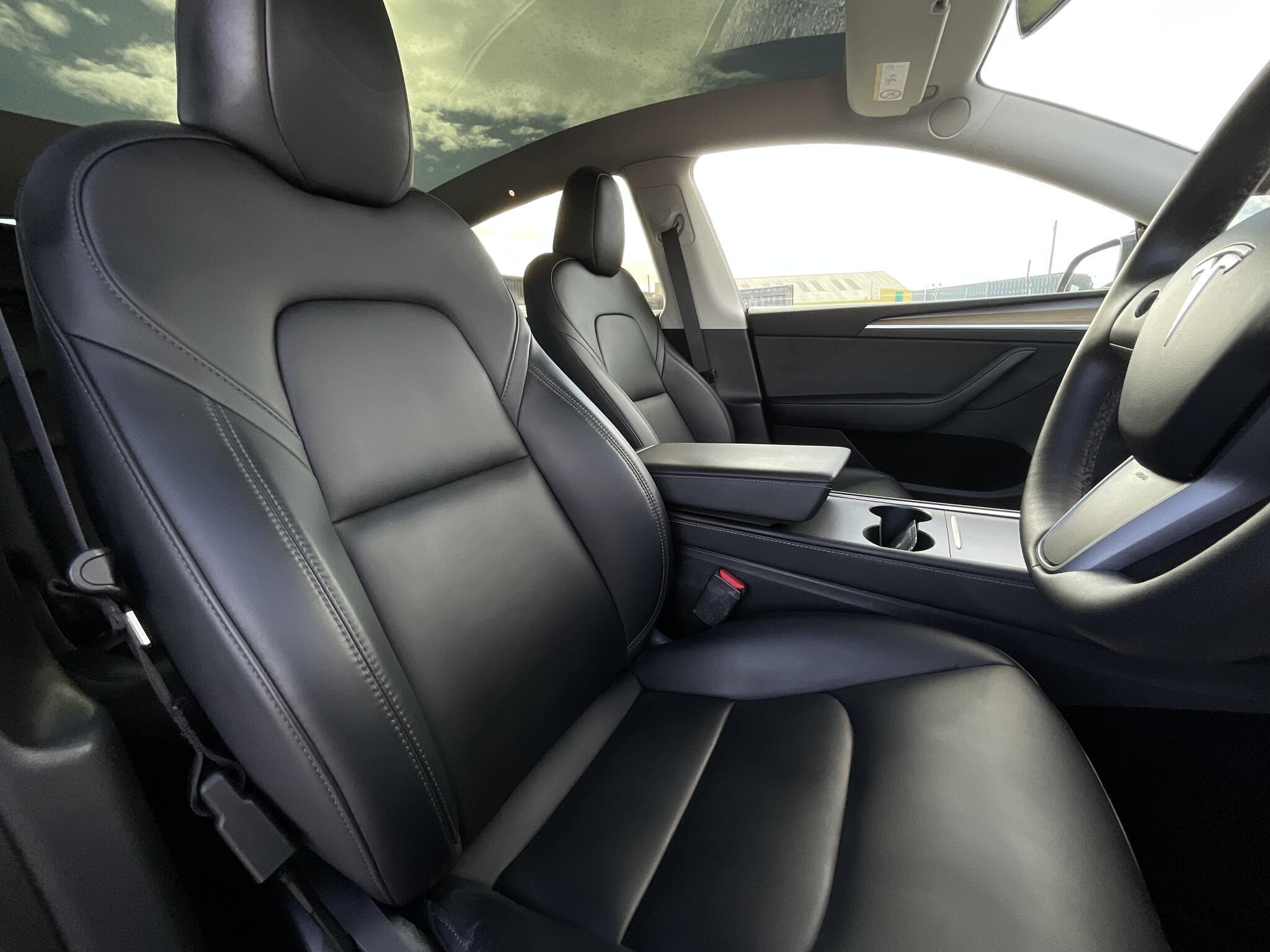Tesla Model Y - Image 9