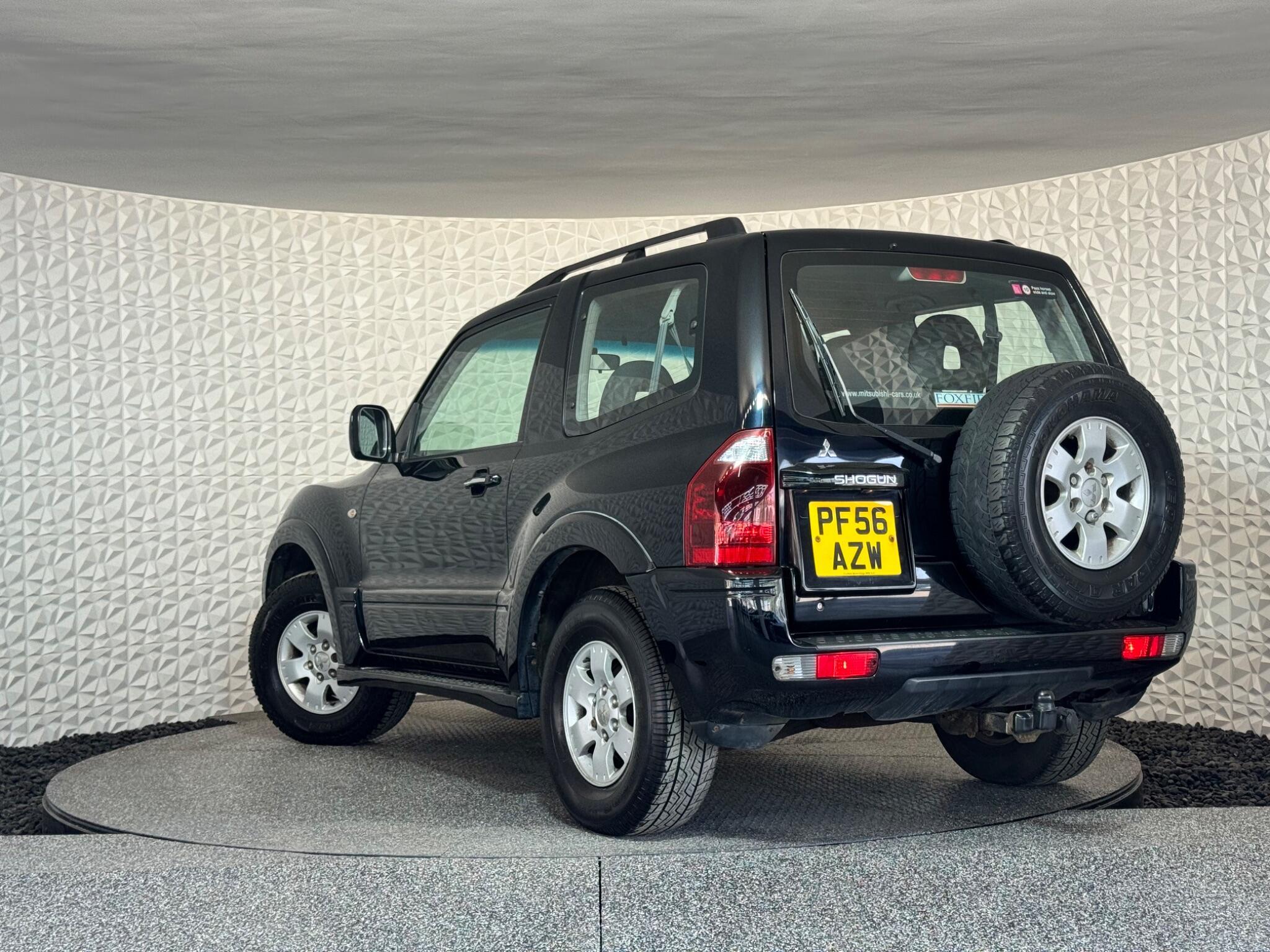 Mitsubishi Shogun - Image 2