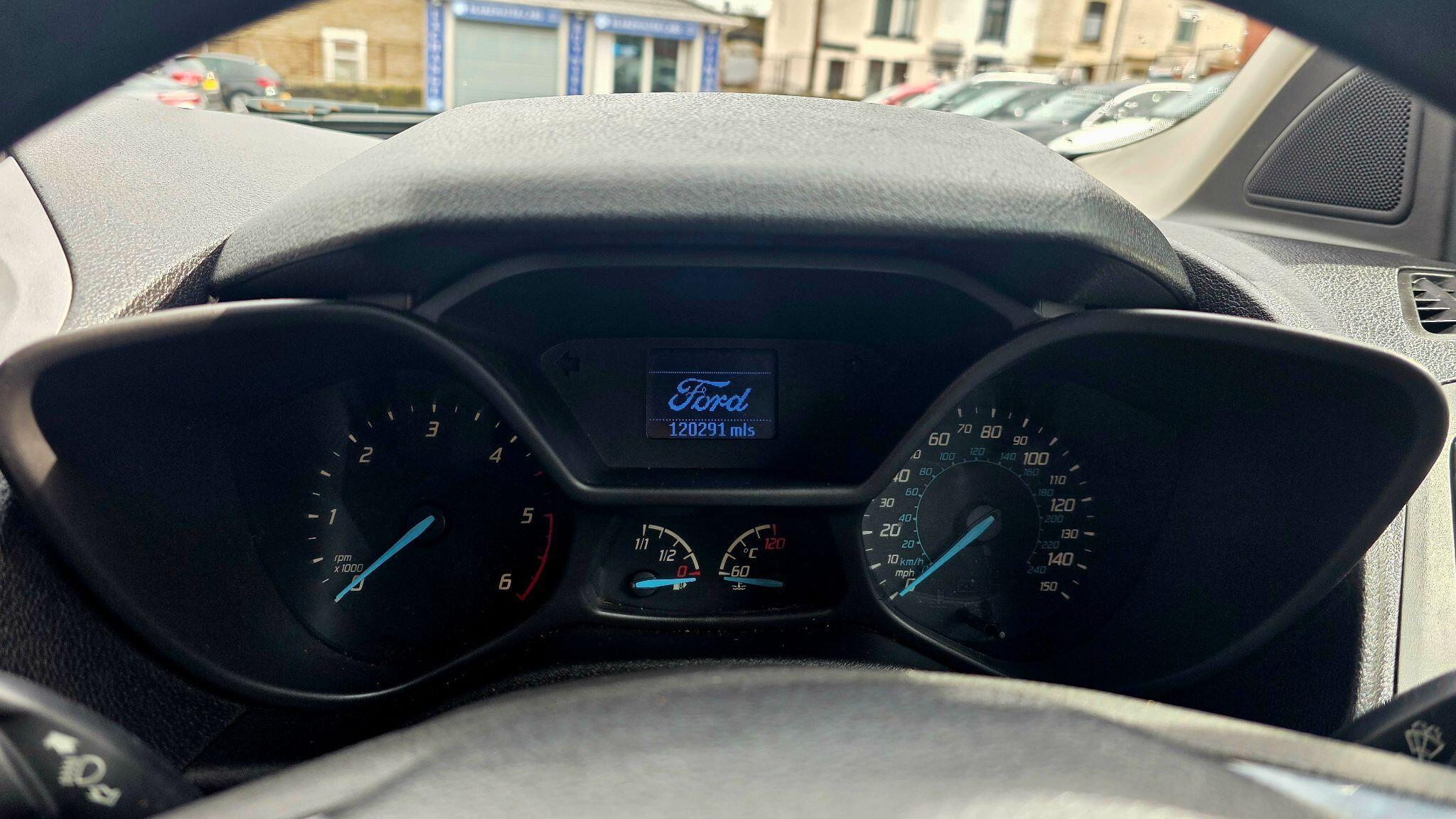 Ford Transit Connect - Image 28