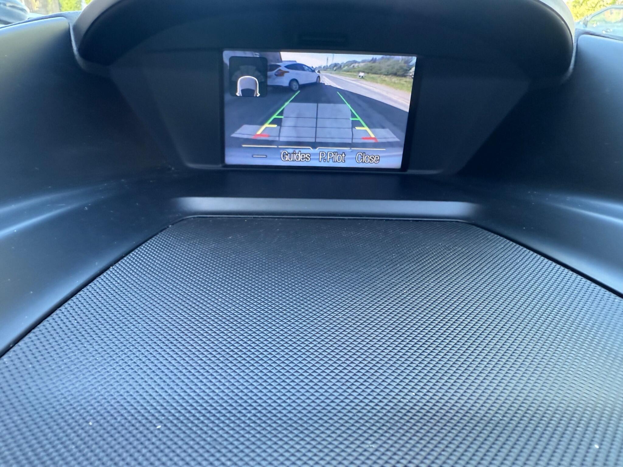 Ford Kuga - Image 21