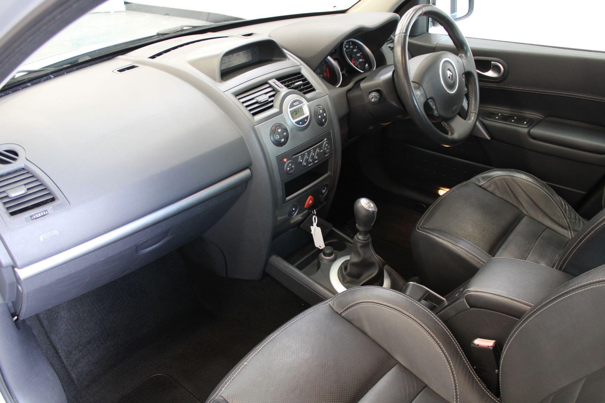 Renault Megane - Image 2