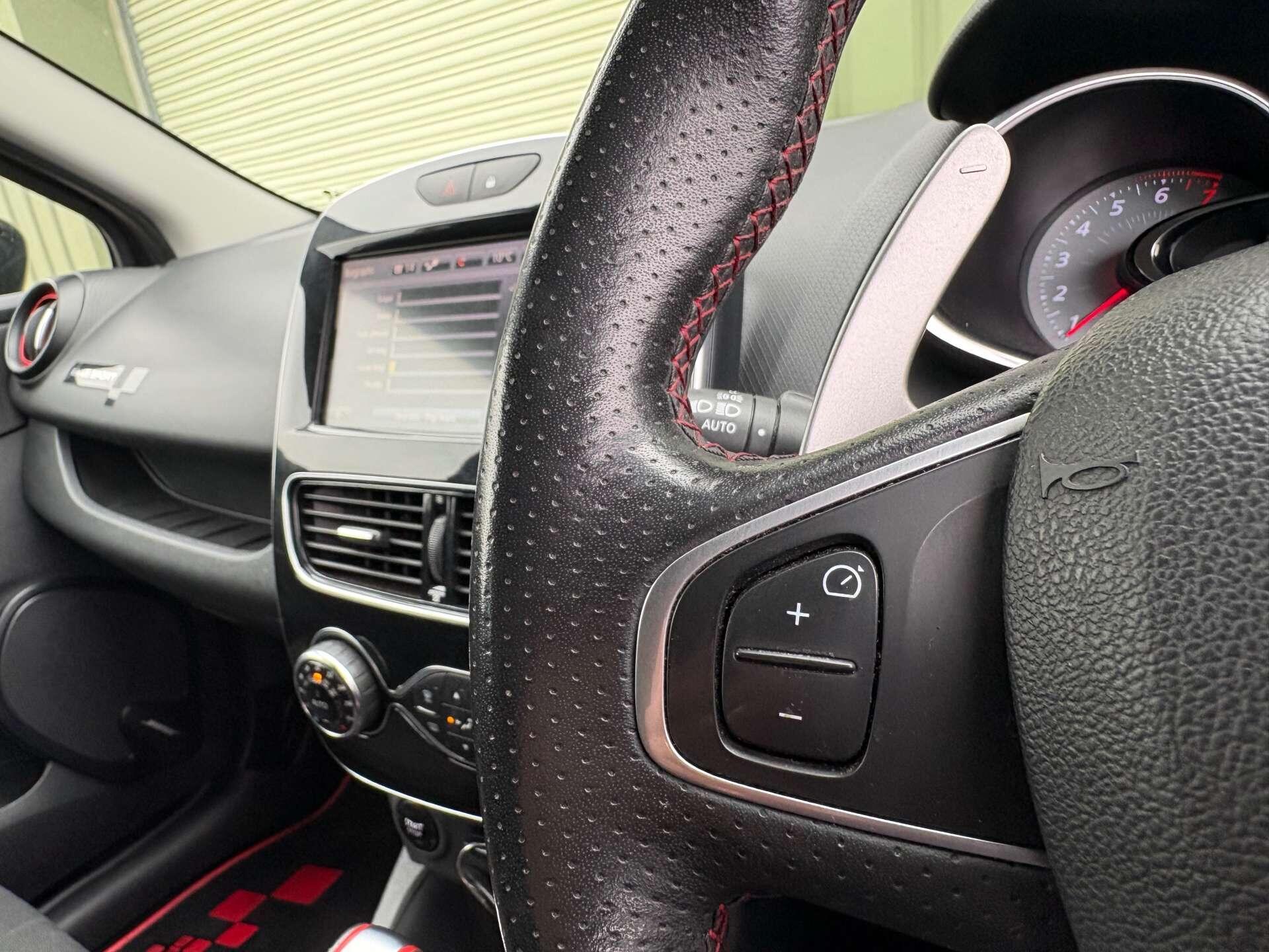 Renault Clio - Image 20