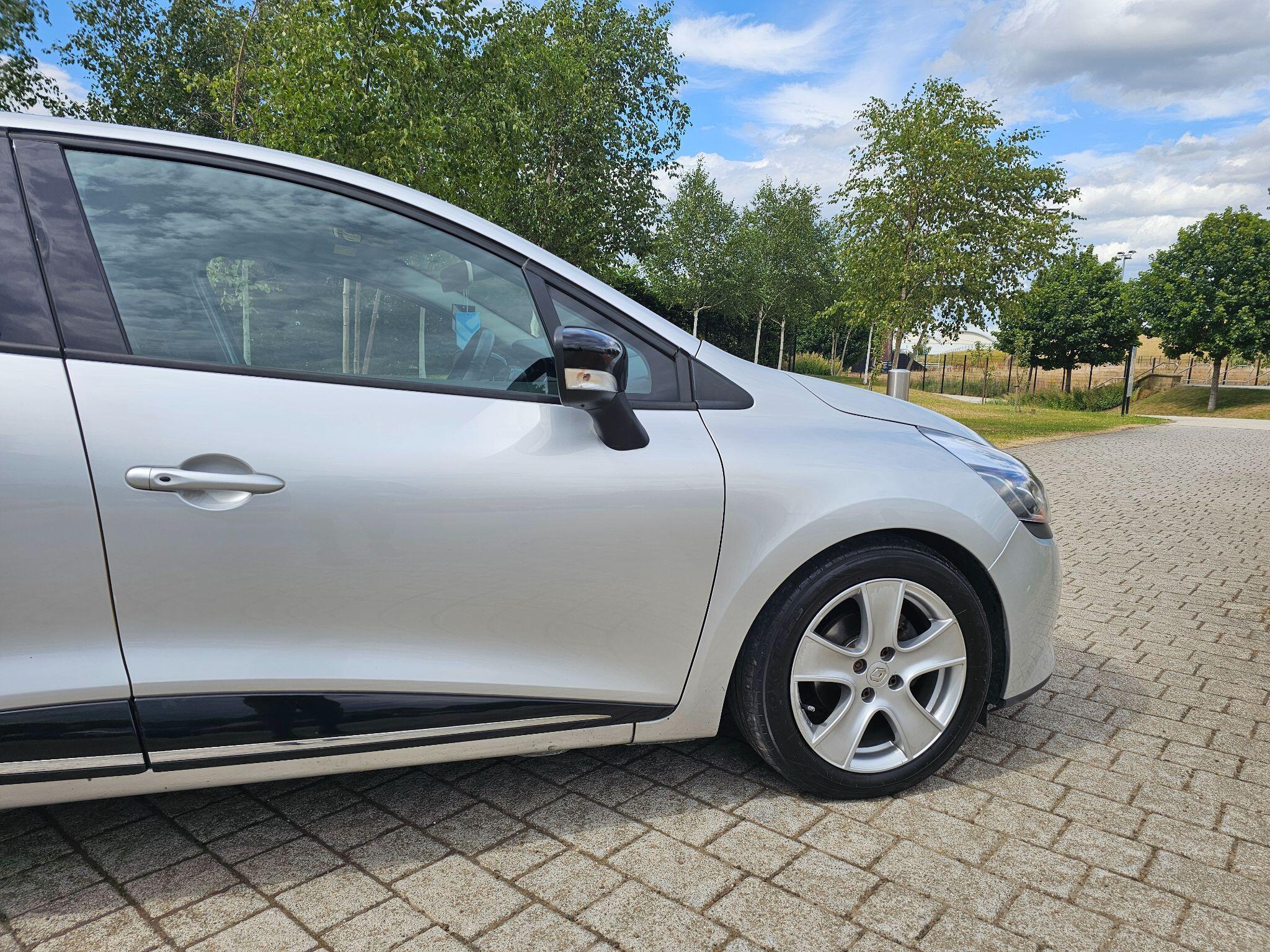 Renault Clio - Image 7