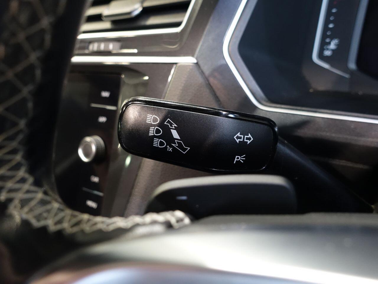 Volkswagen Tiguan - Image 23