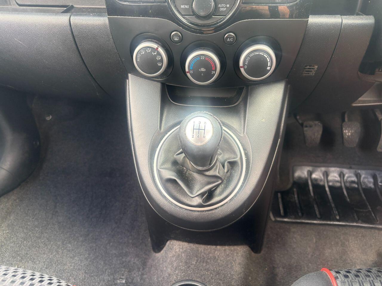 Mazda MAZDA2 - Image 14