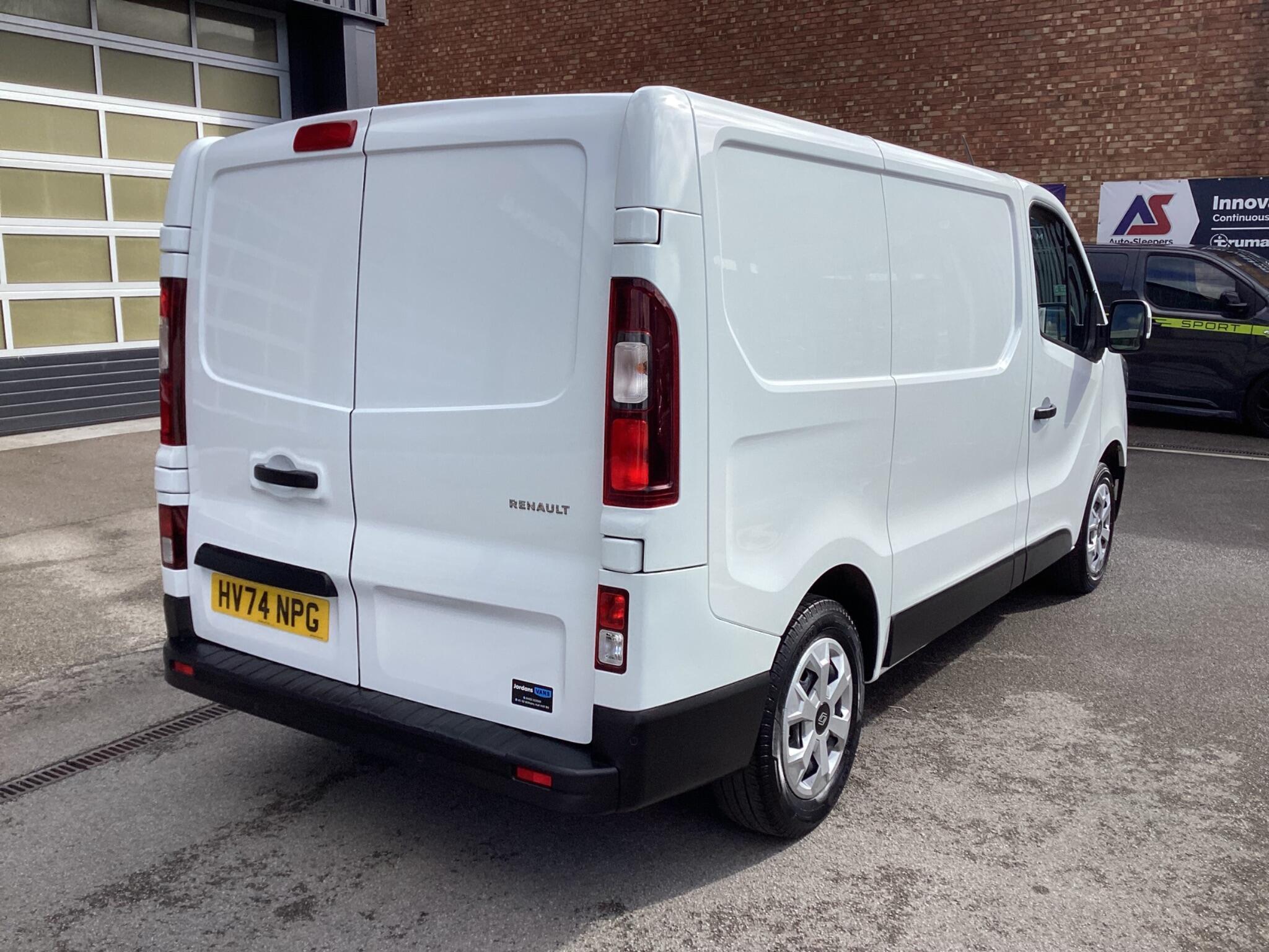 Renault Trafic - Image 7