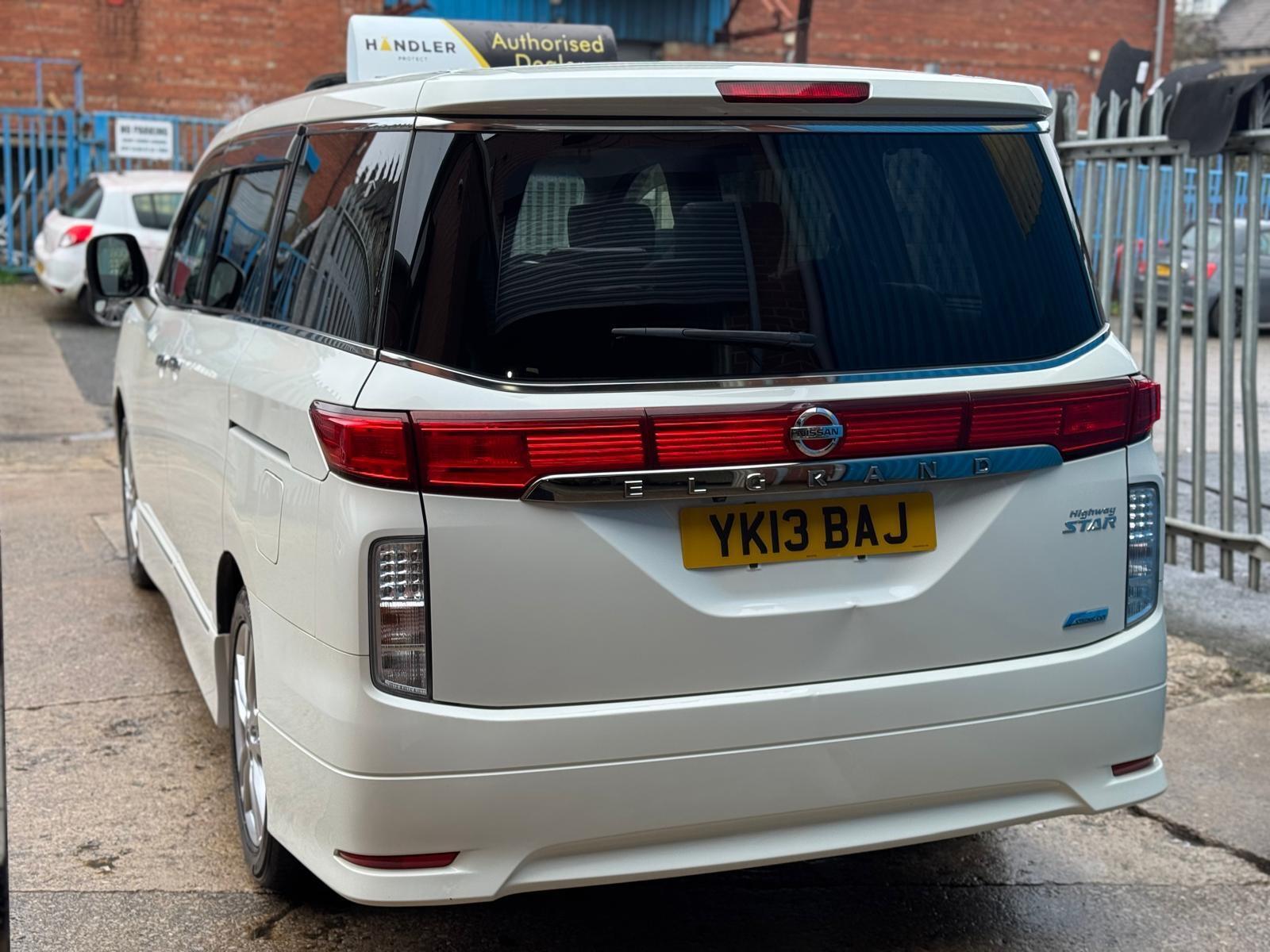 Nissan Elgrand - Image 9