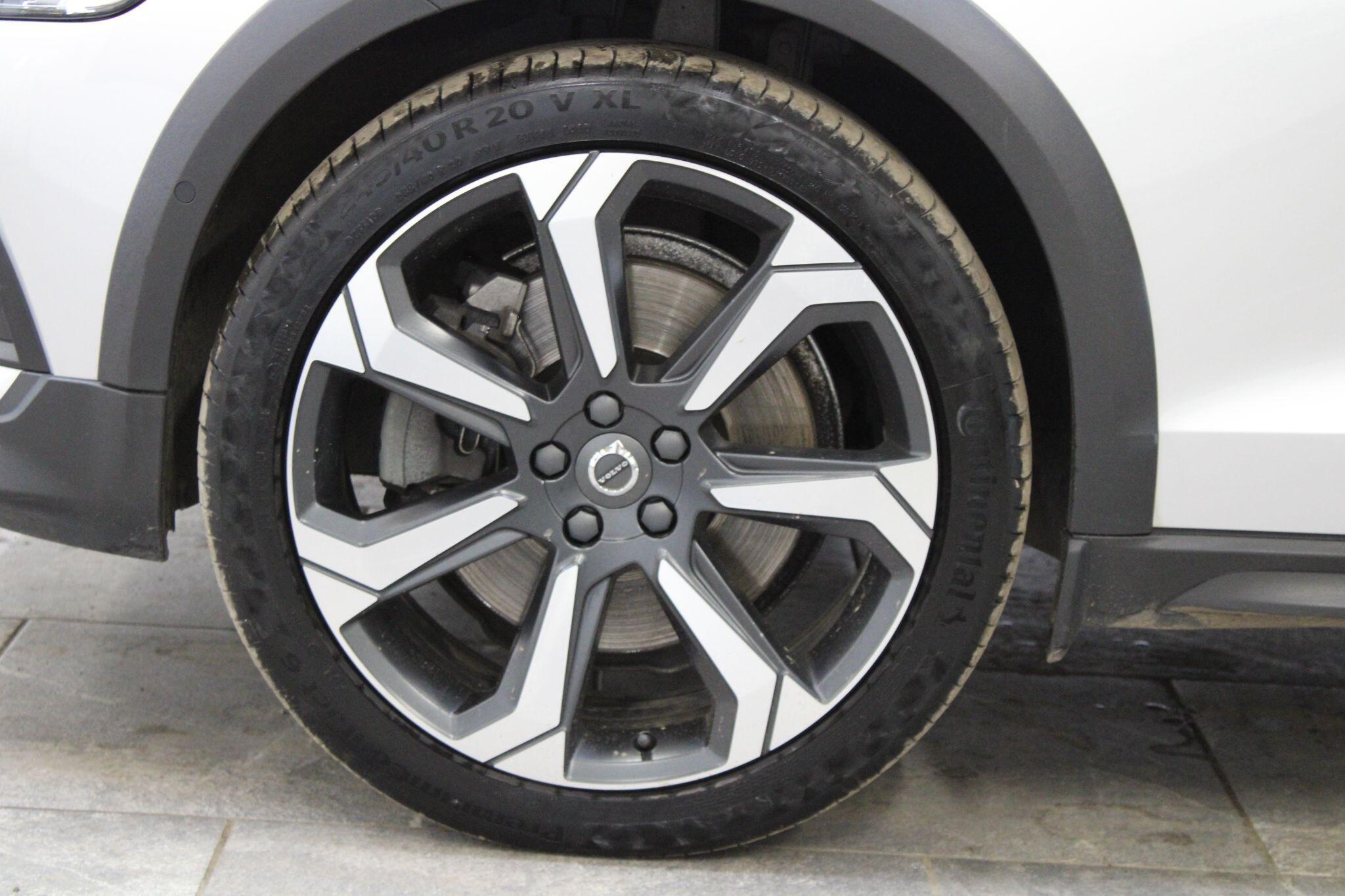 Volvo V60 CROSS COUNTRY - Image 26