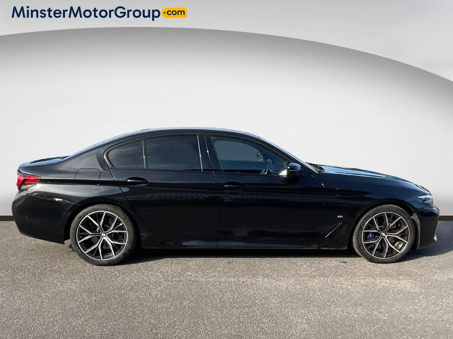 BMW 5 Series - Image 2
