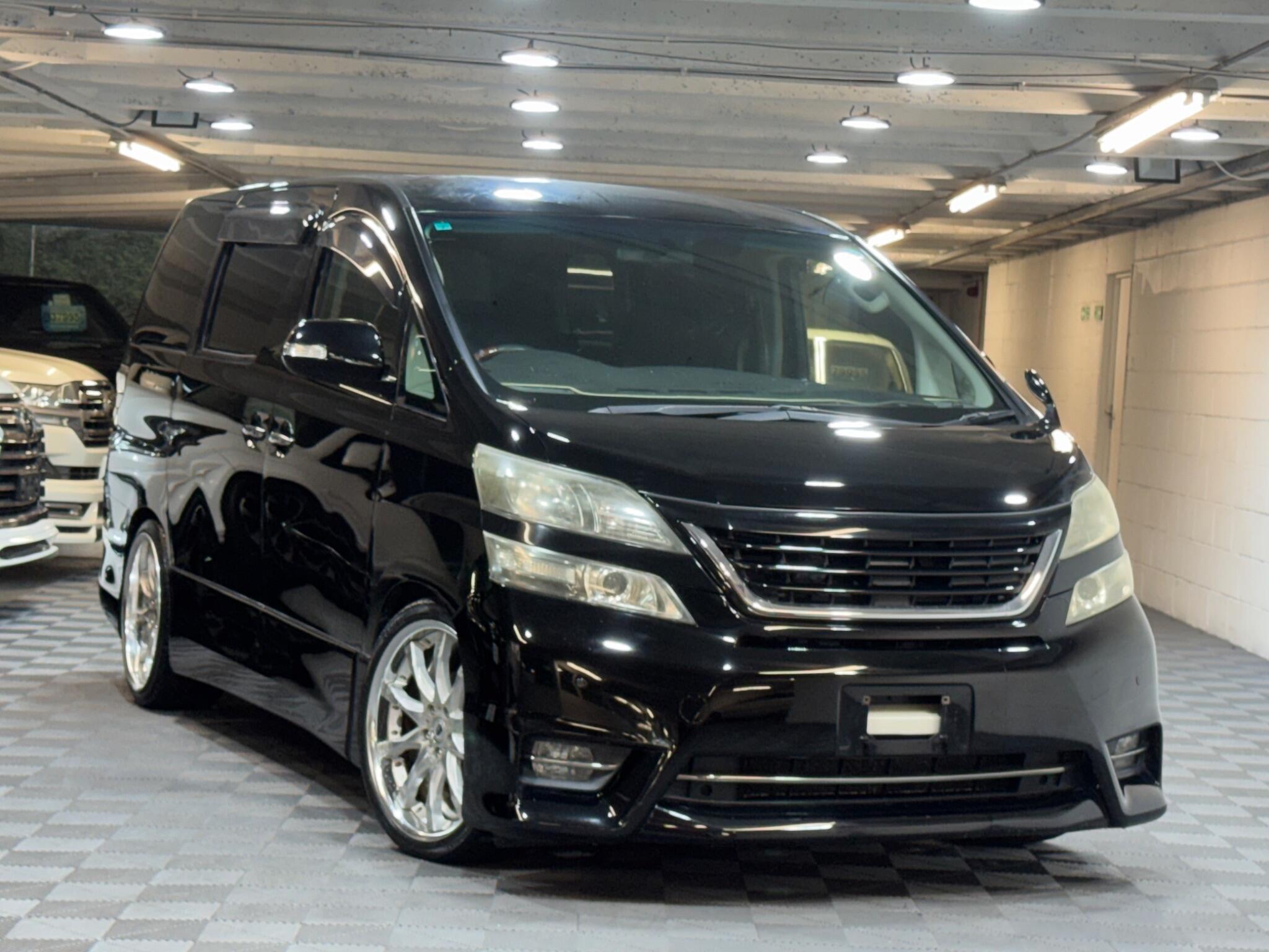 Toyota Vellfire - Image 7