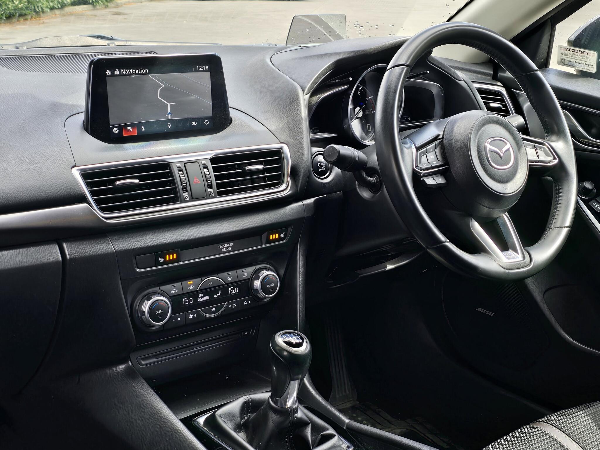 Mazda MAZDA3 - Image 2