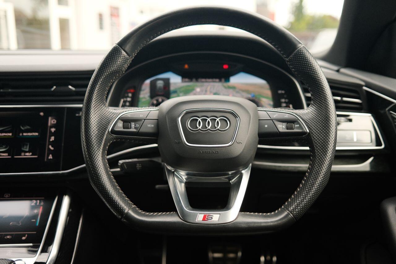 Audi Q8 - Image 7