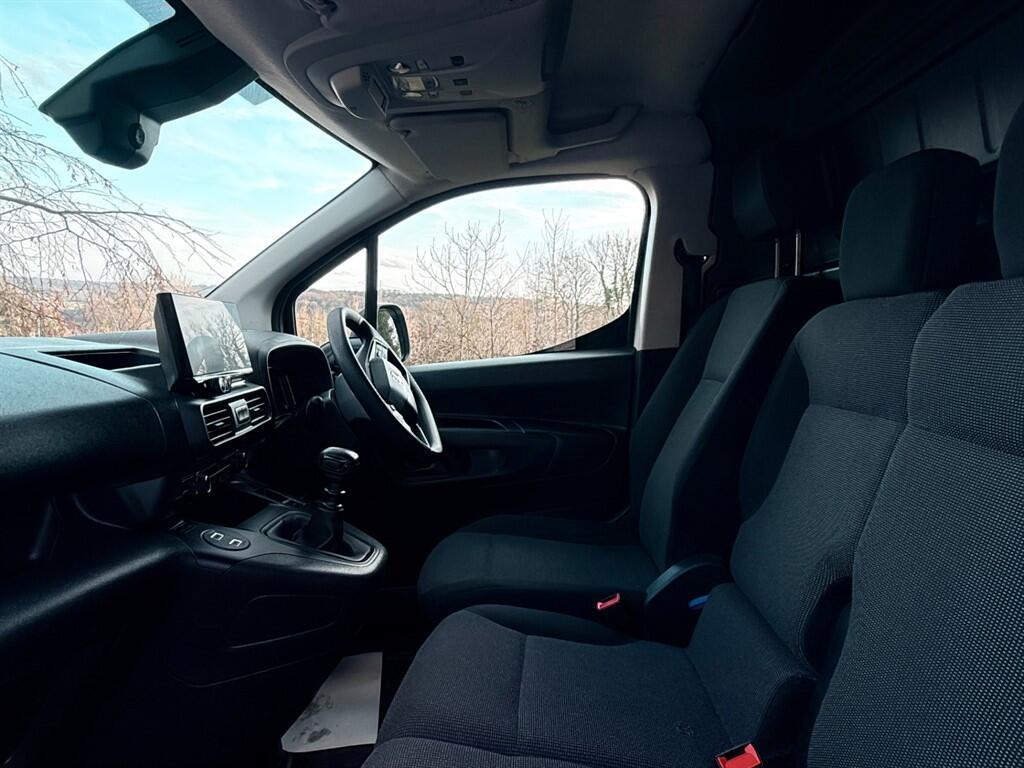 Vauxhall Combo - Image 12