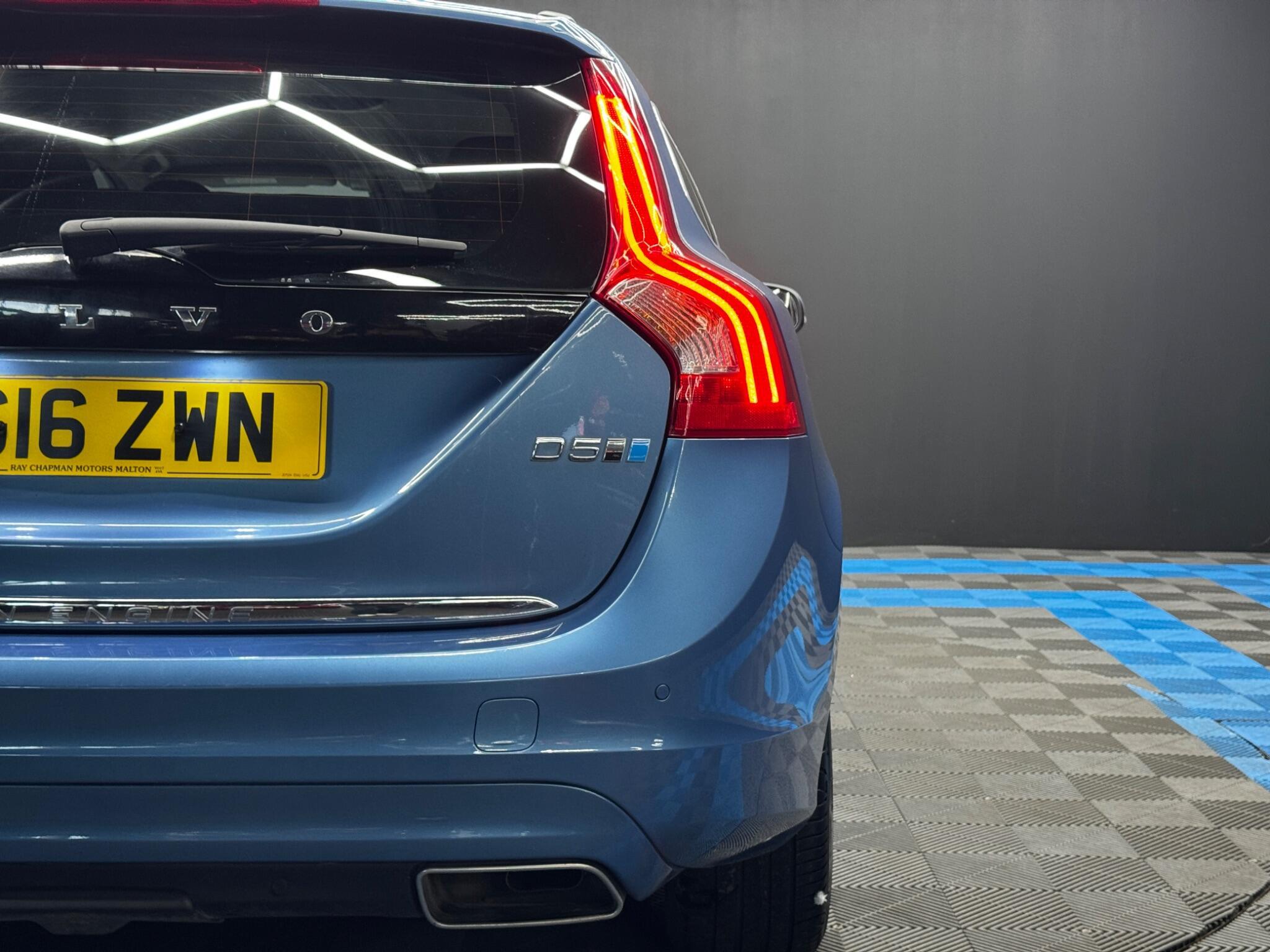 Volvo V60 - Image 41