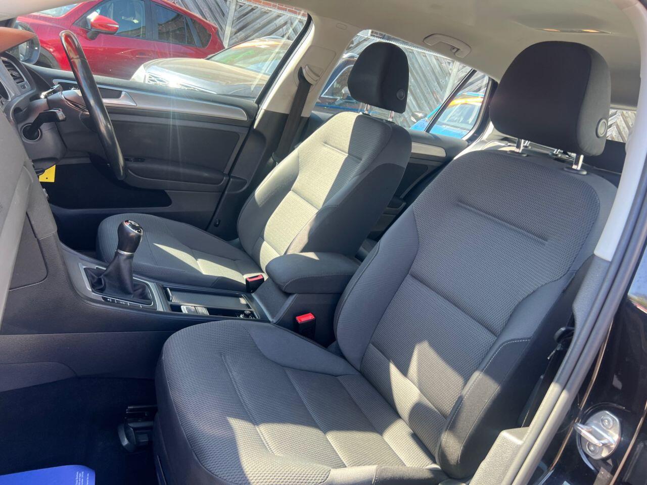 Volkswagen Golf - Image 18