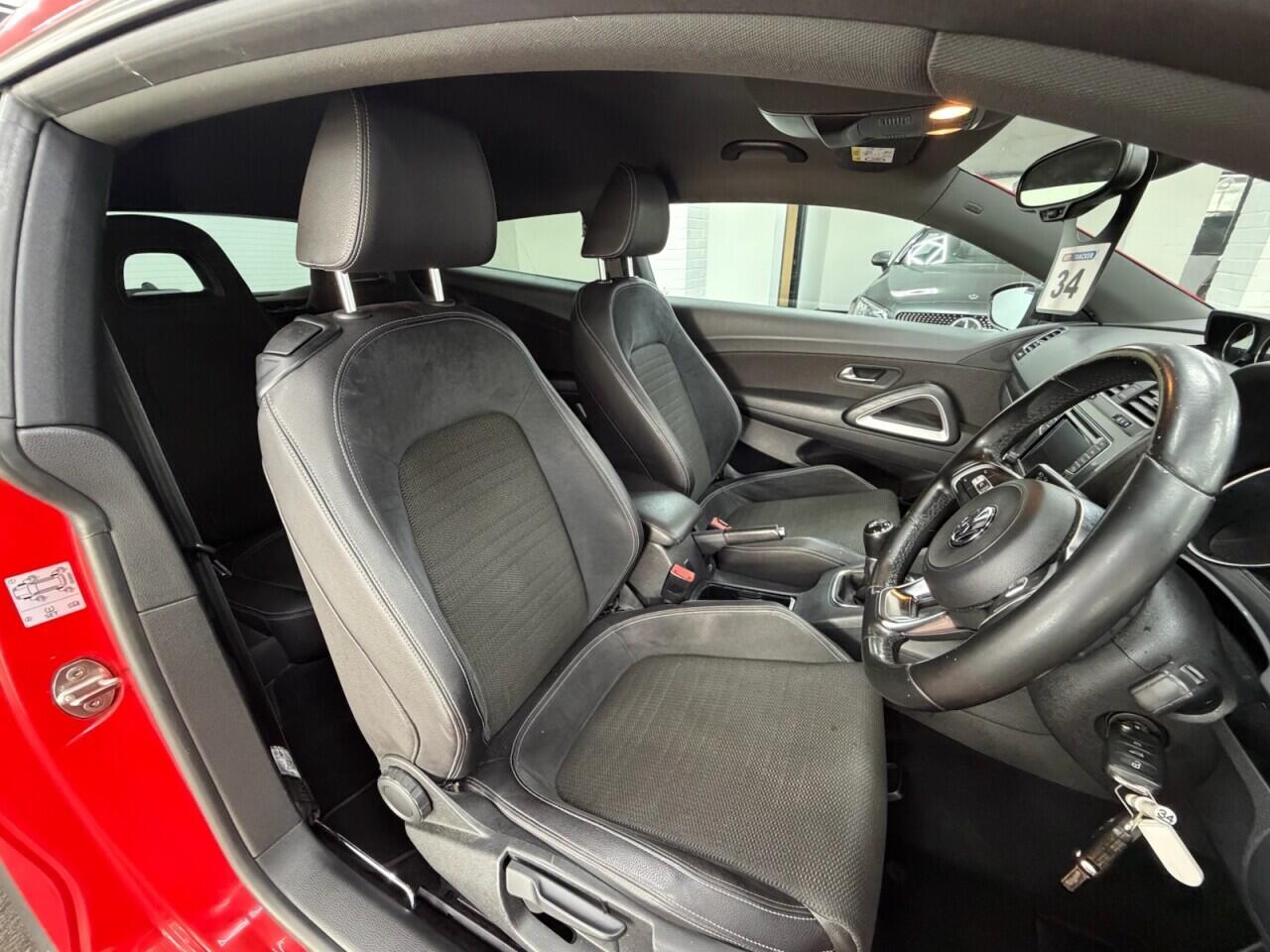 Volkswagen Scirocco - Image 15