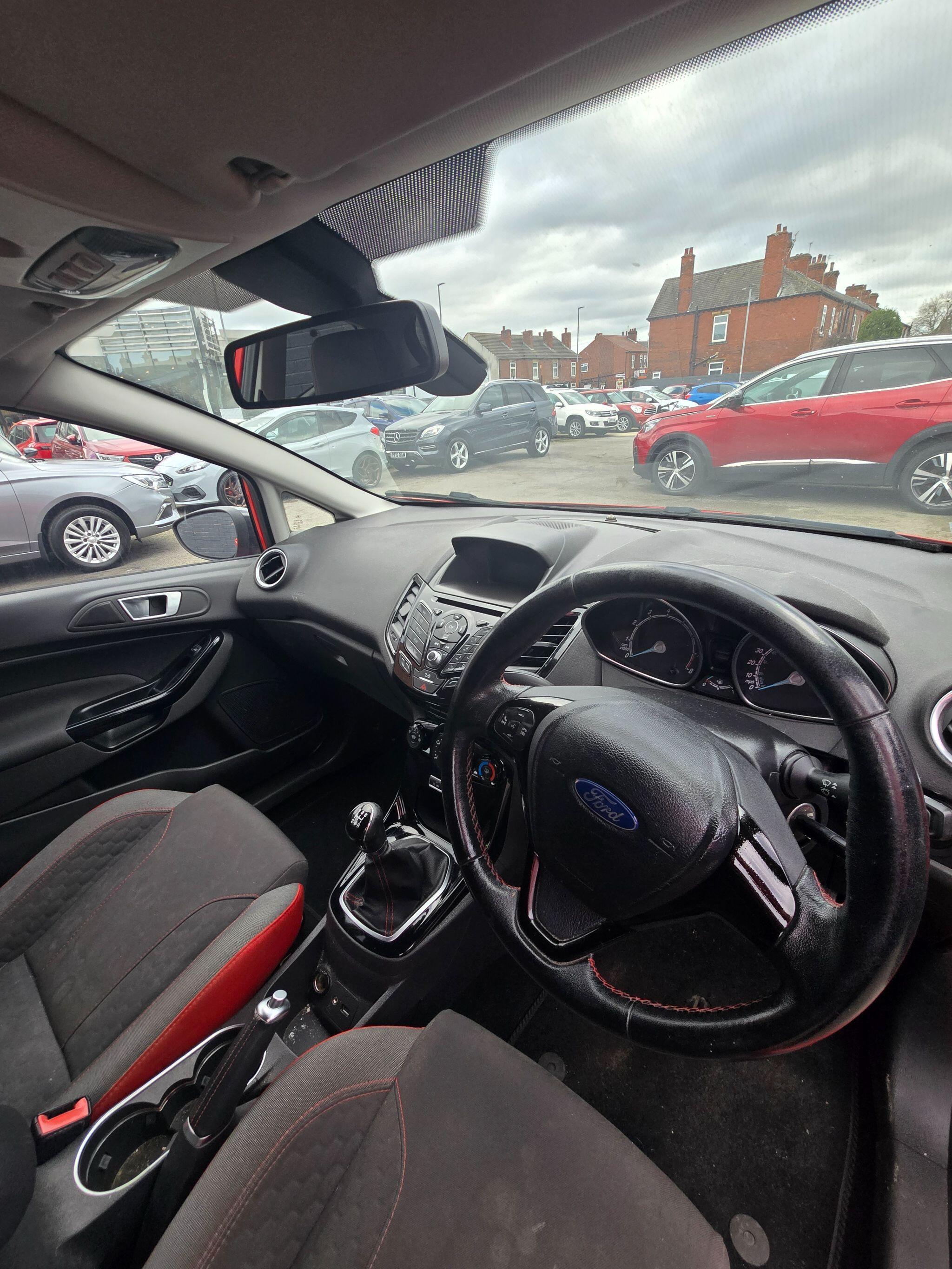 Ford Fiesta - Image 30