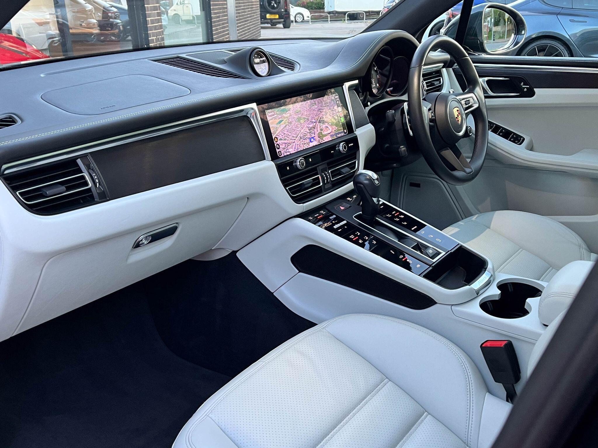 Porsche Macan - Image 6