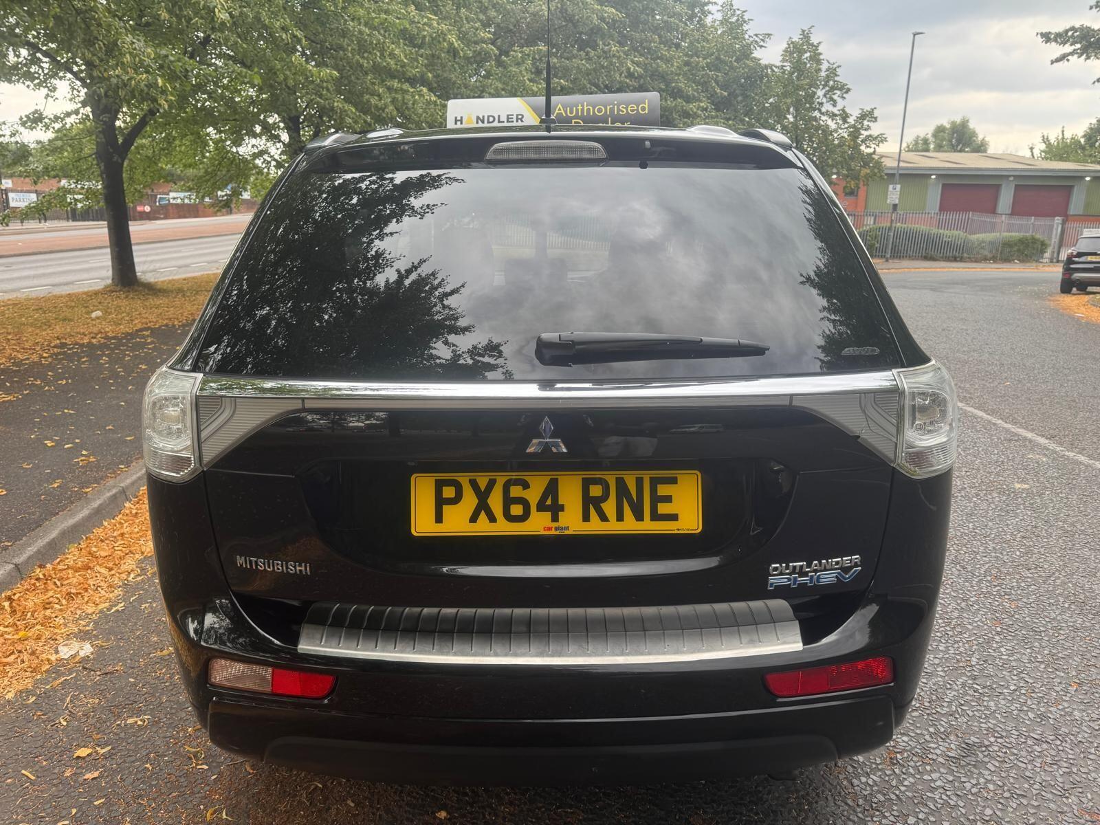 Mitsubishi Outlander - Image 10
