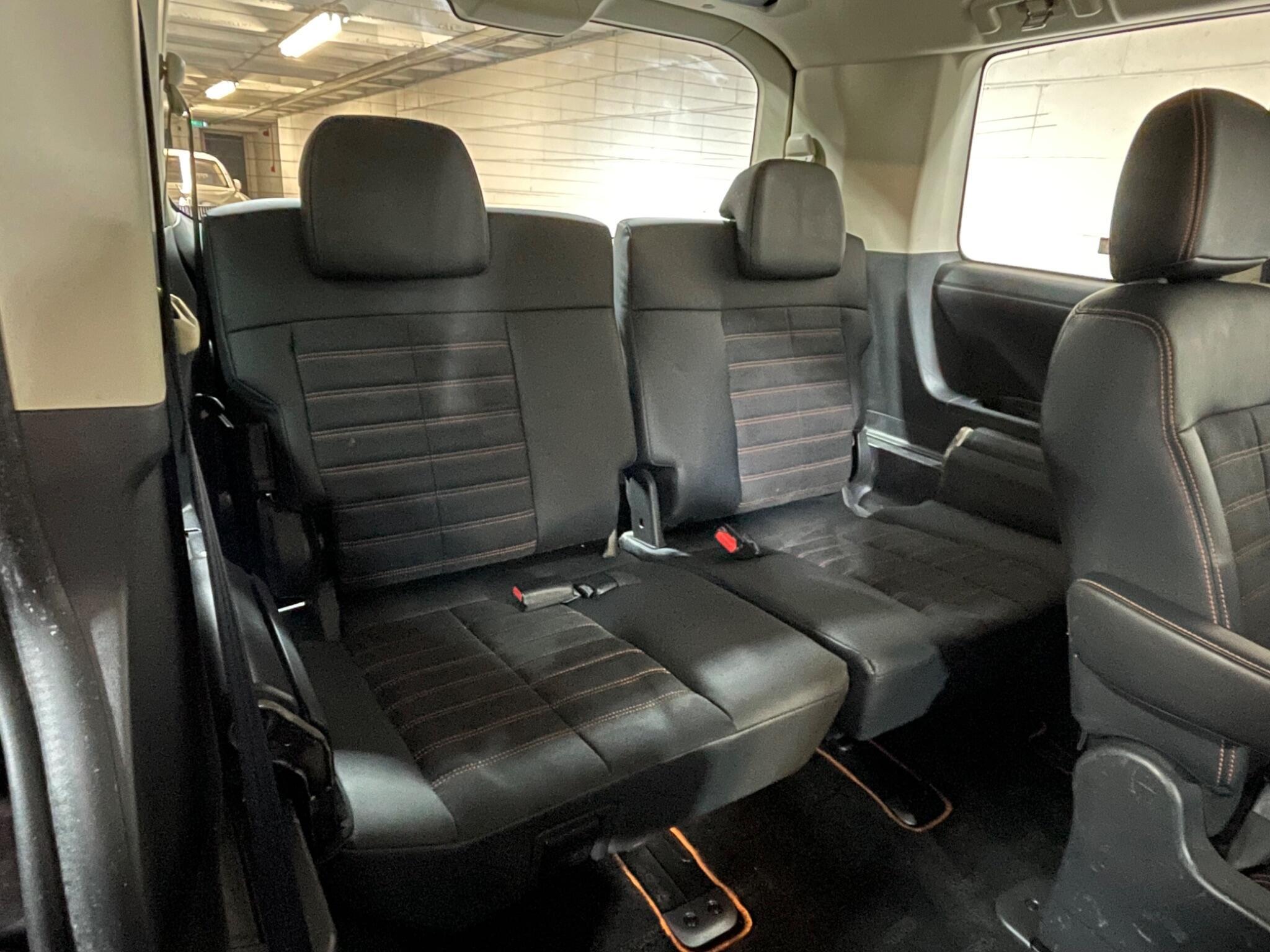 Mitsubishi Delica - Image 11