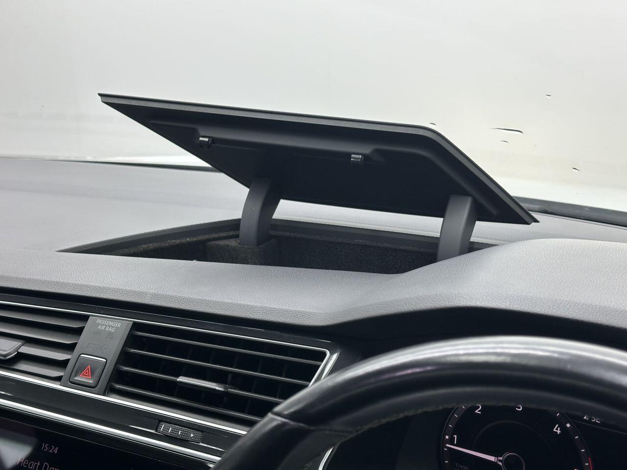 Volkswagen Tiguan - Image 35