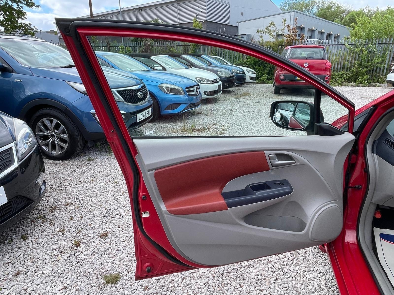 Honda Insight - Image 8