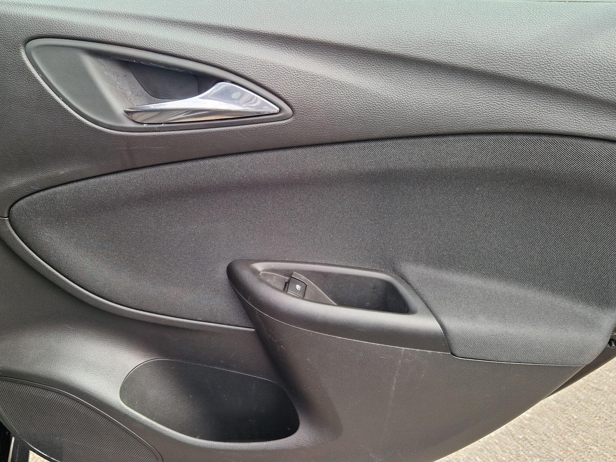 Vauxhall Astra - Image 35