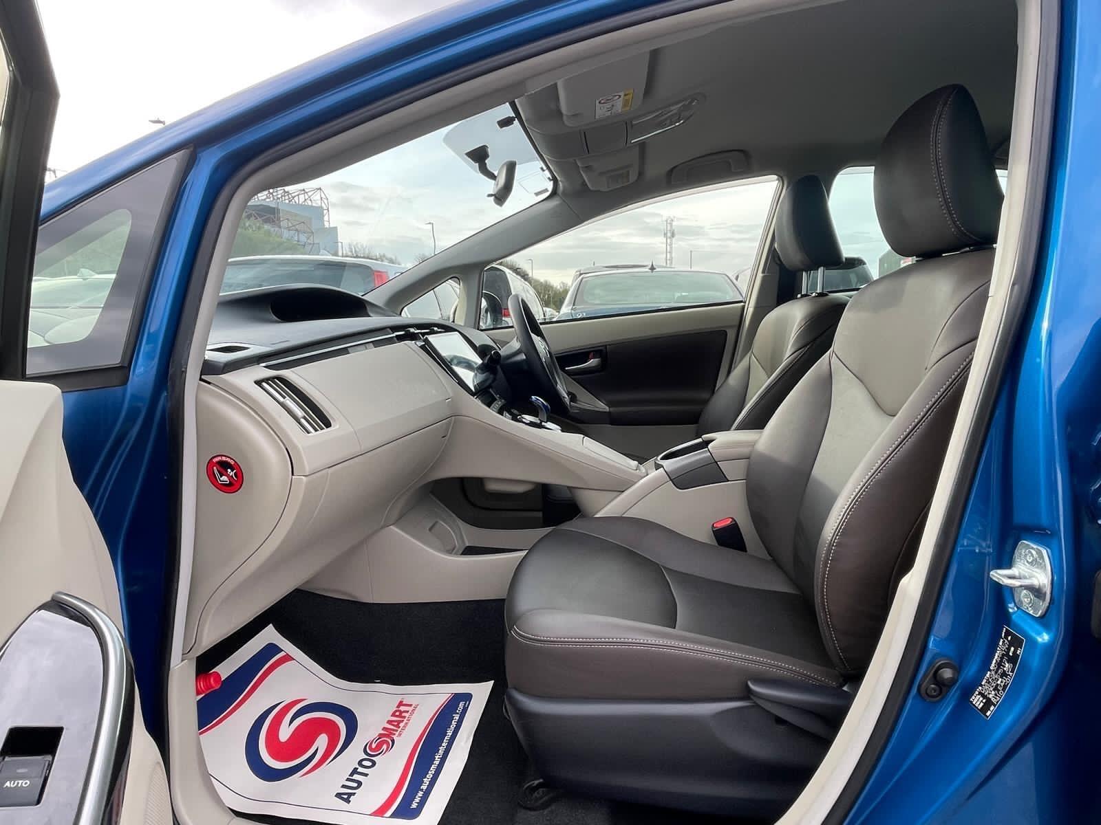 Toyota Prius - Image 45