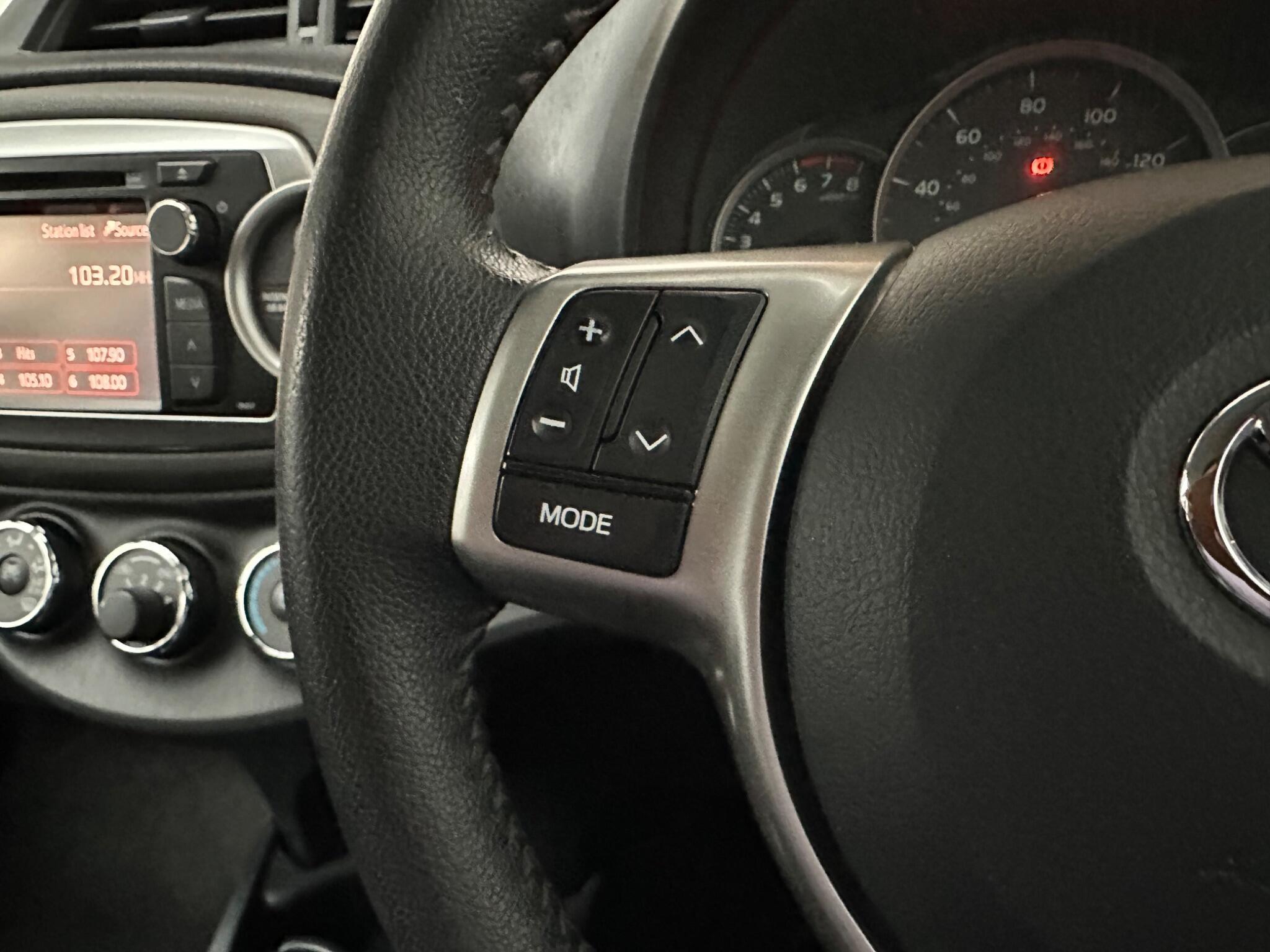 Toyota Yaris - Image 11