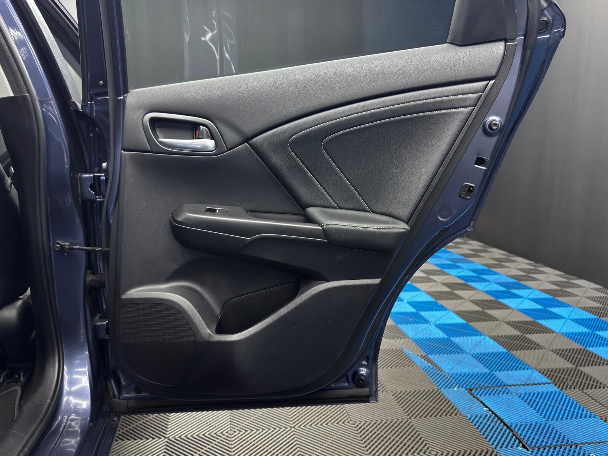 Honda Civic - Image 38