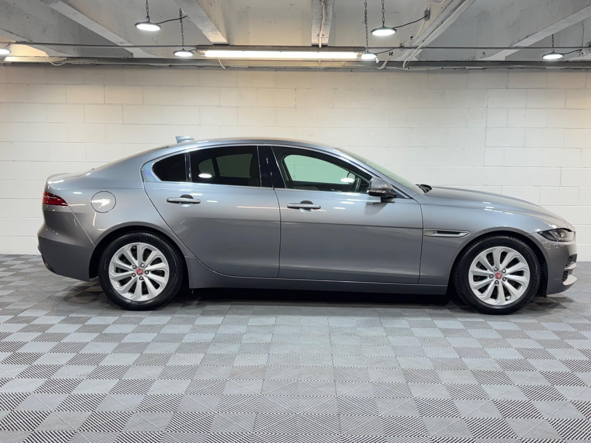 Jaguar XE - Image 5