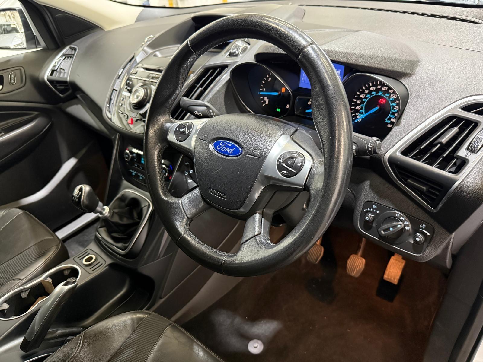 Ford Kuga - Image 22