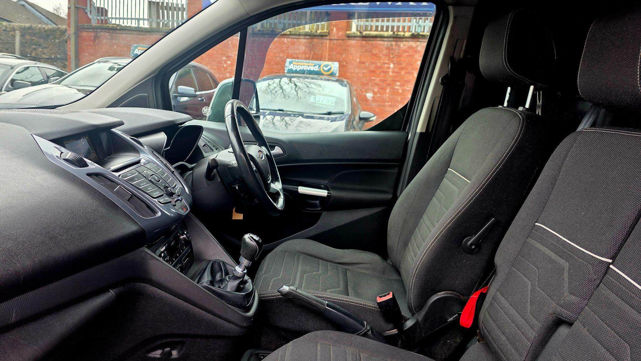 Ford Transit Connect - Image 14