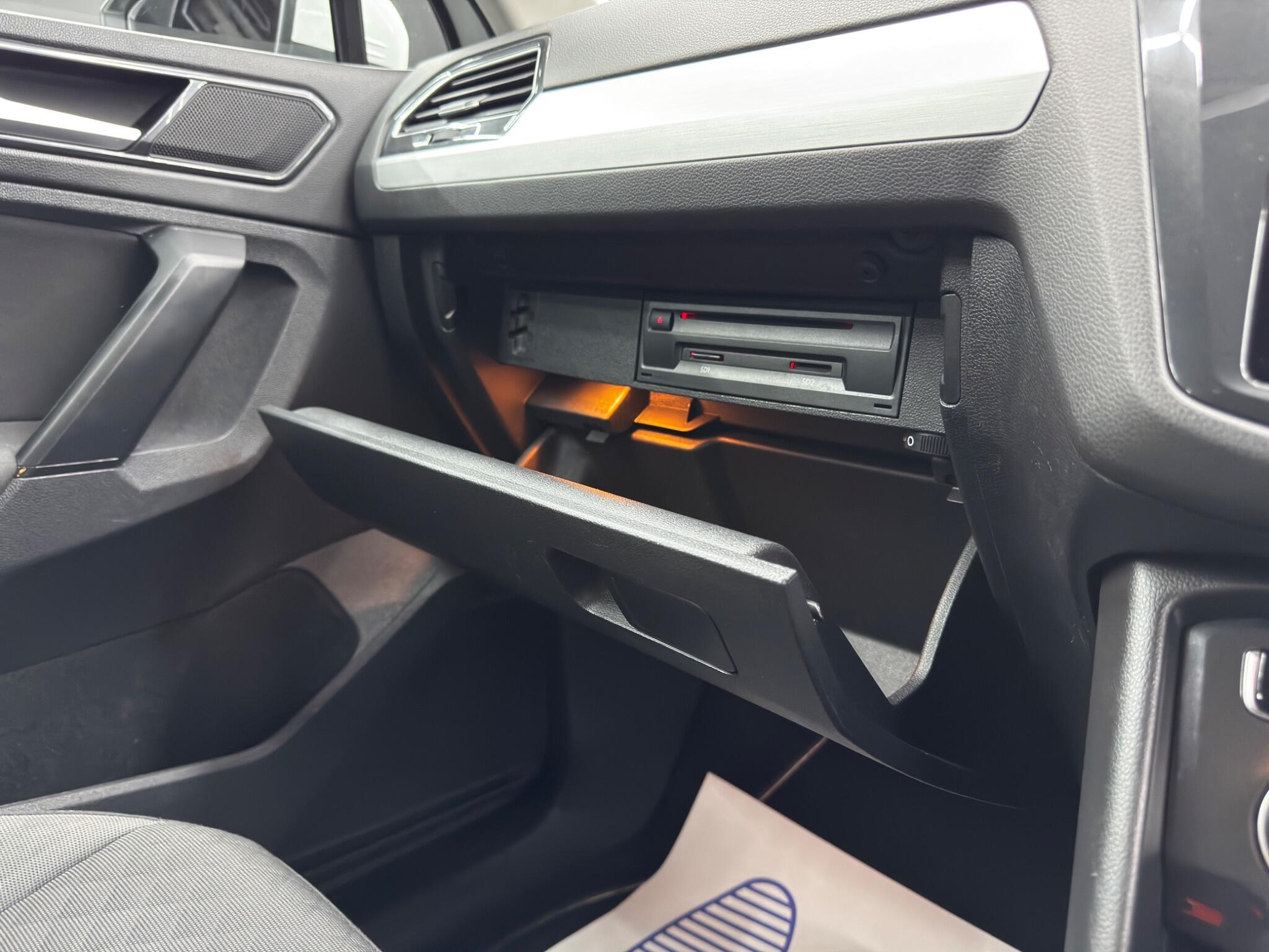 Volkswagen Tiguan - Image 38