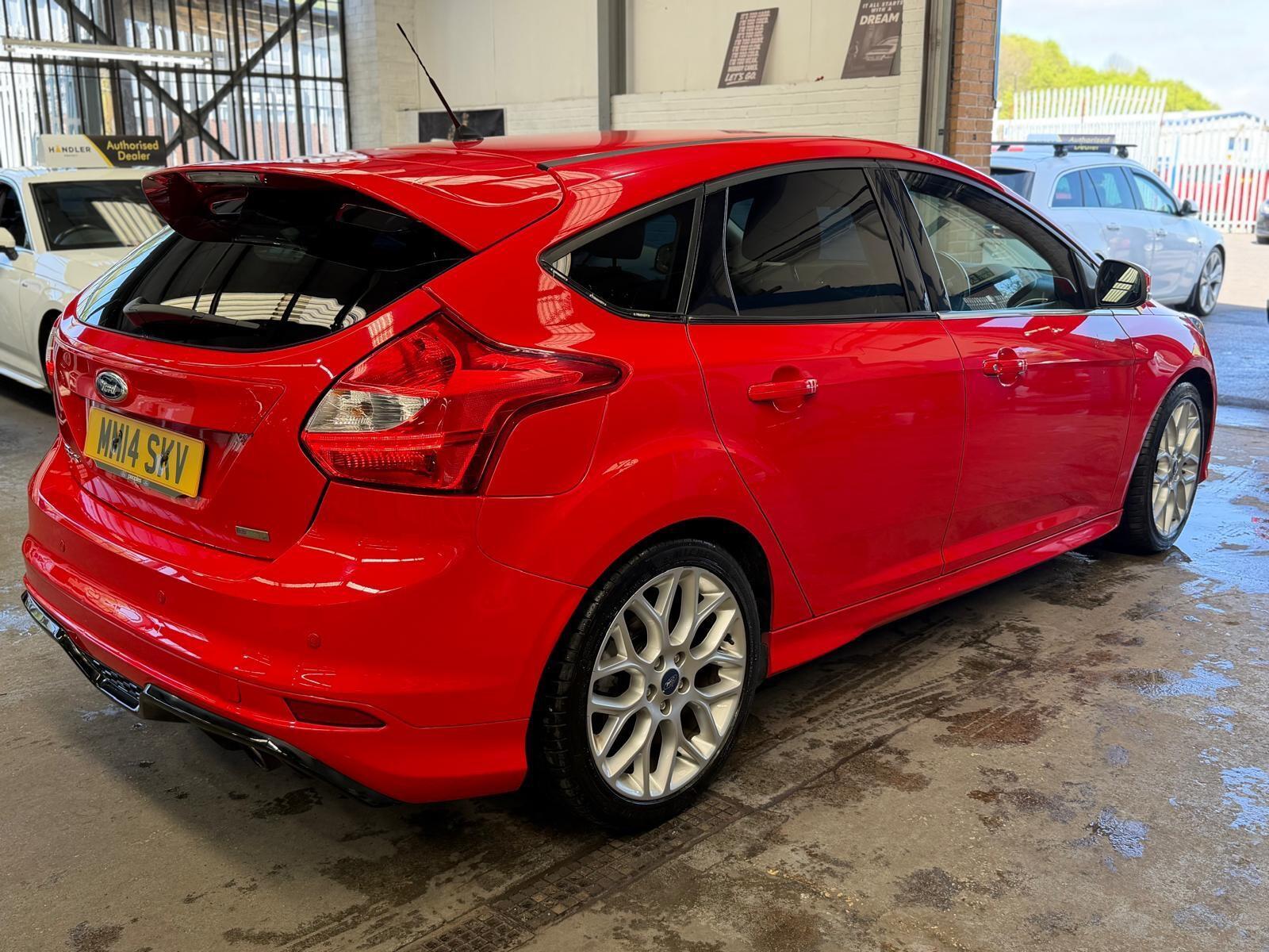 Ford Focus - Image 19