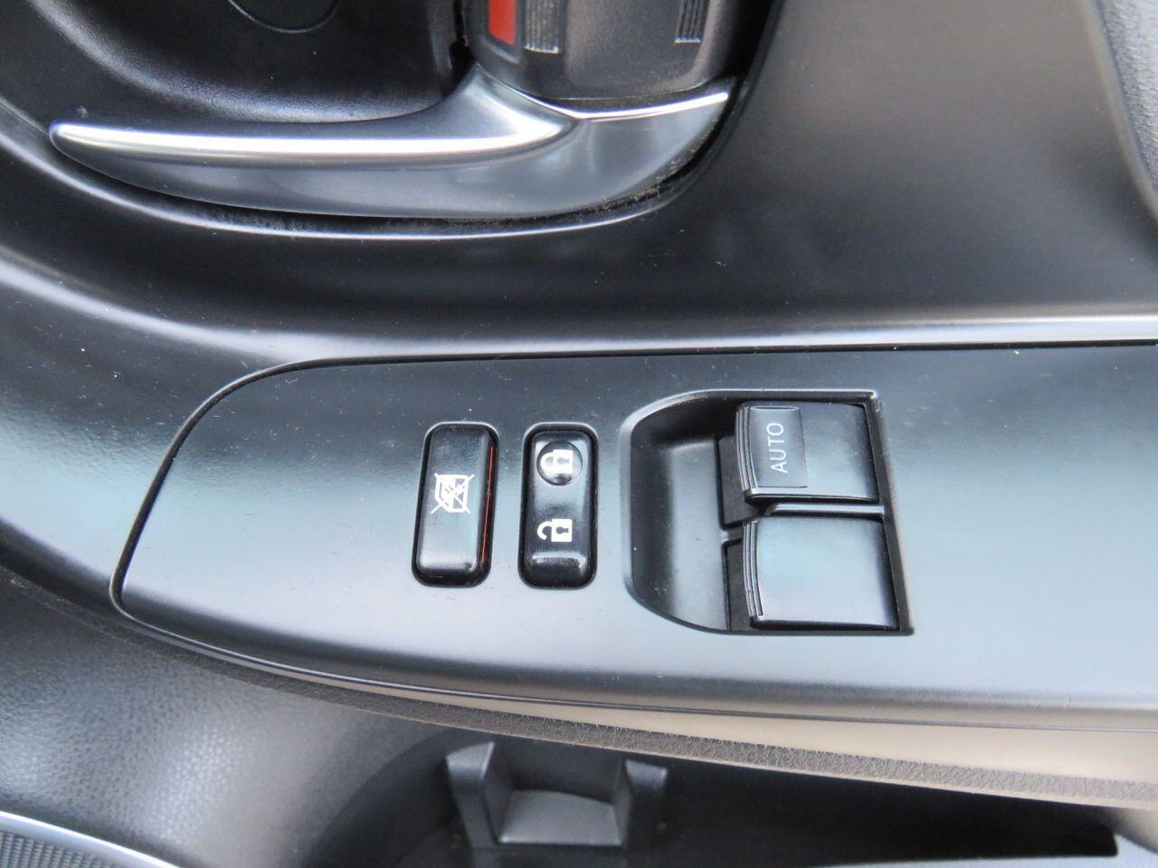 Toyota Yaris - Image 20