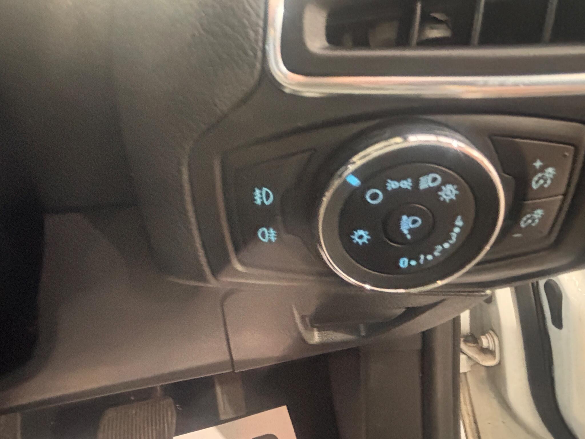 Ford Focus - Image 23