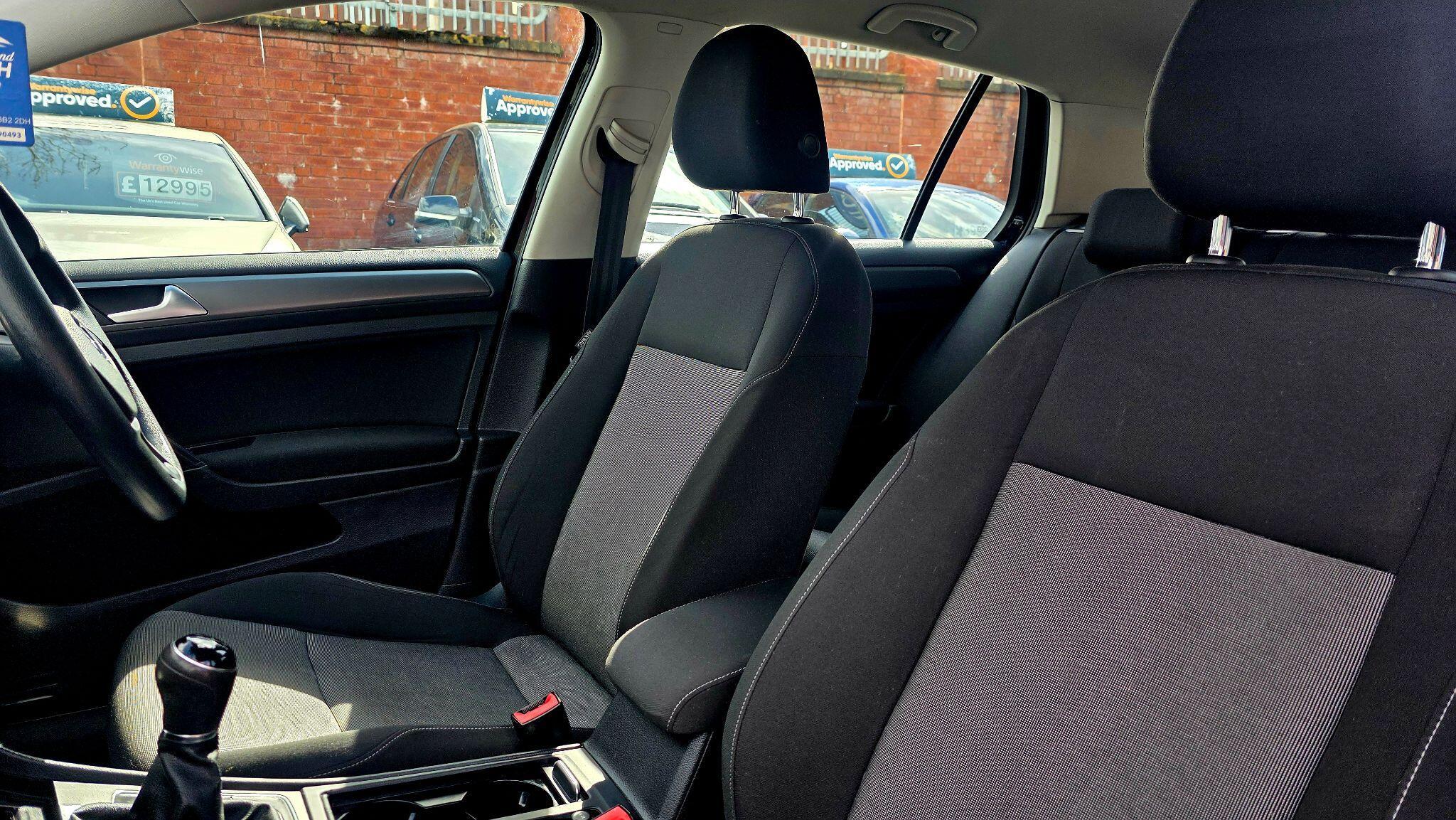 Volkswagen Golf - Image 15